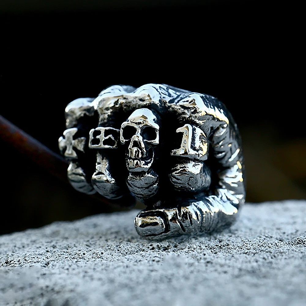 Vintage Unique Vintage Skull Fist Ring Size ONE SIZE - 5 Thumbnail