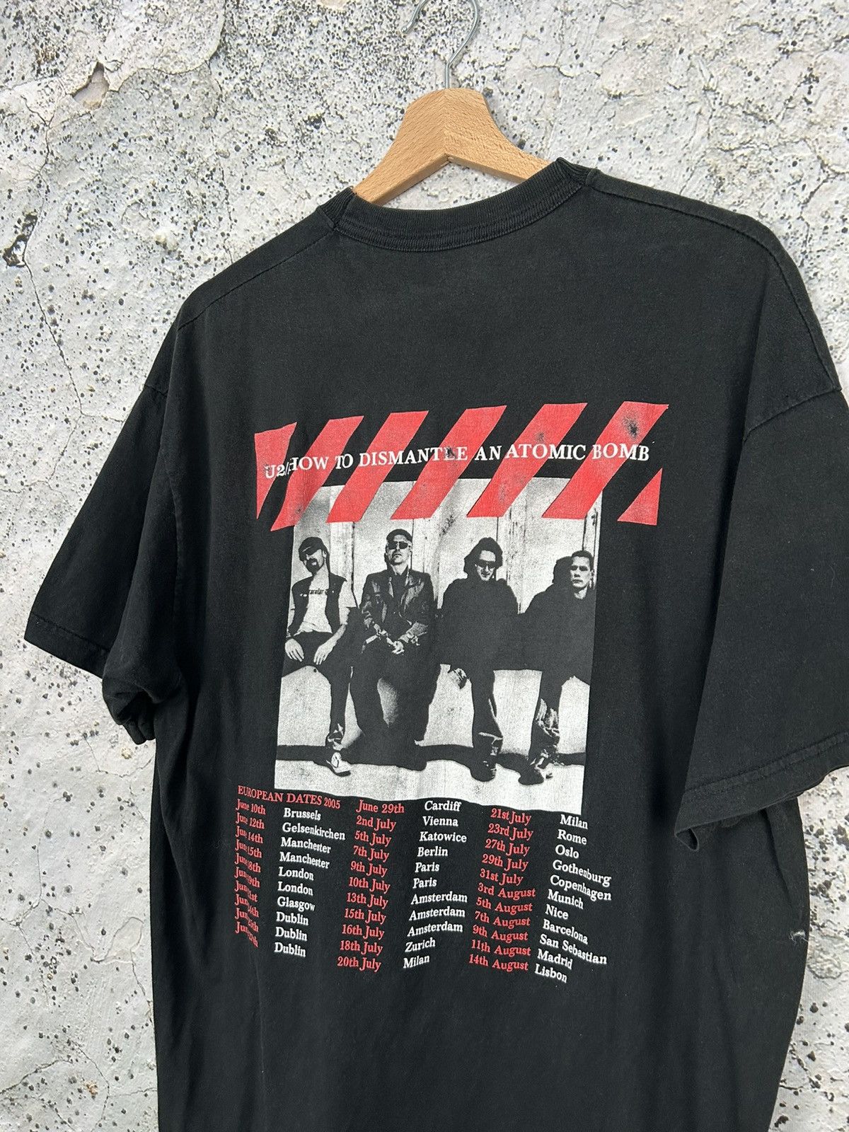 Band Tees Vintage U2 2005 Tour Graphic Tee Rock Band Size US L / EU 52-54 / 3 - 4 Thumbnail