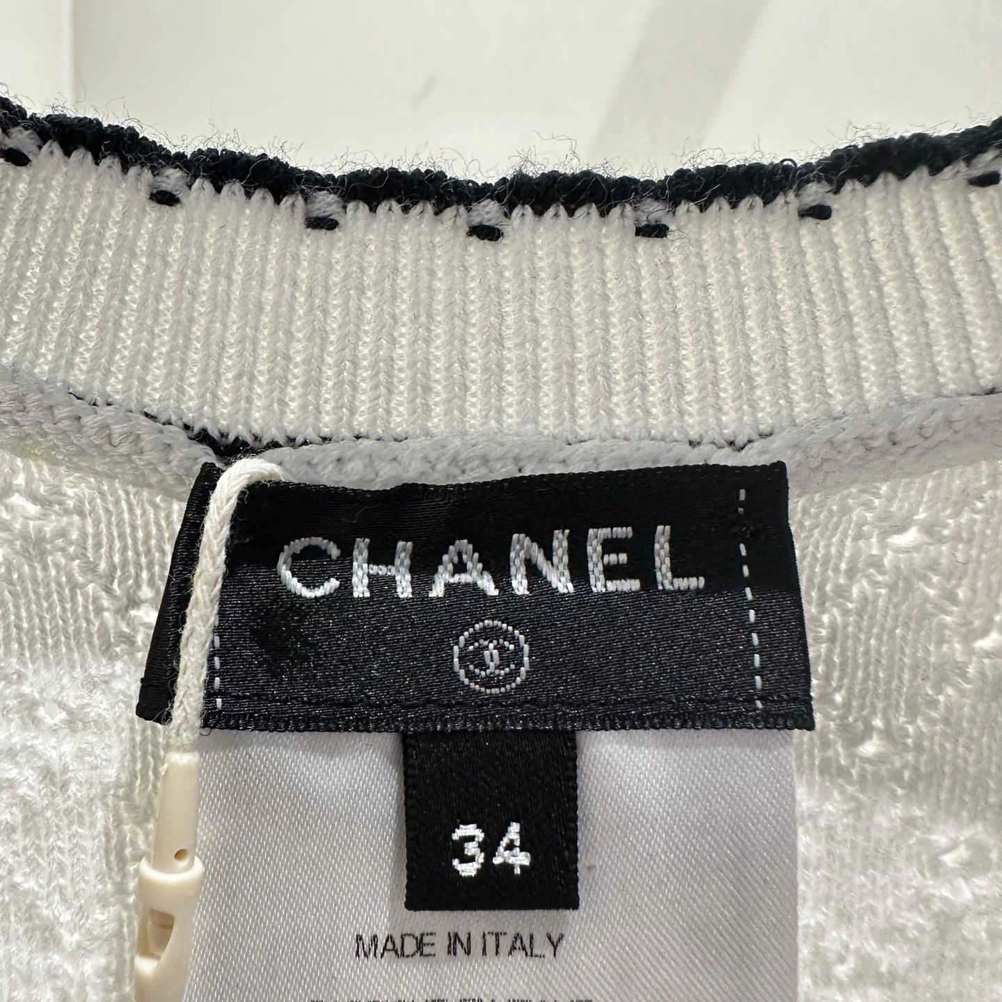 Chanel Chanel 23C Knit No.5 Beaded Logo Short Sleeve 34 Size XS / US 0-2 / IT 36-38 - 3 Thumbnail