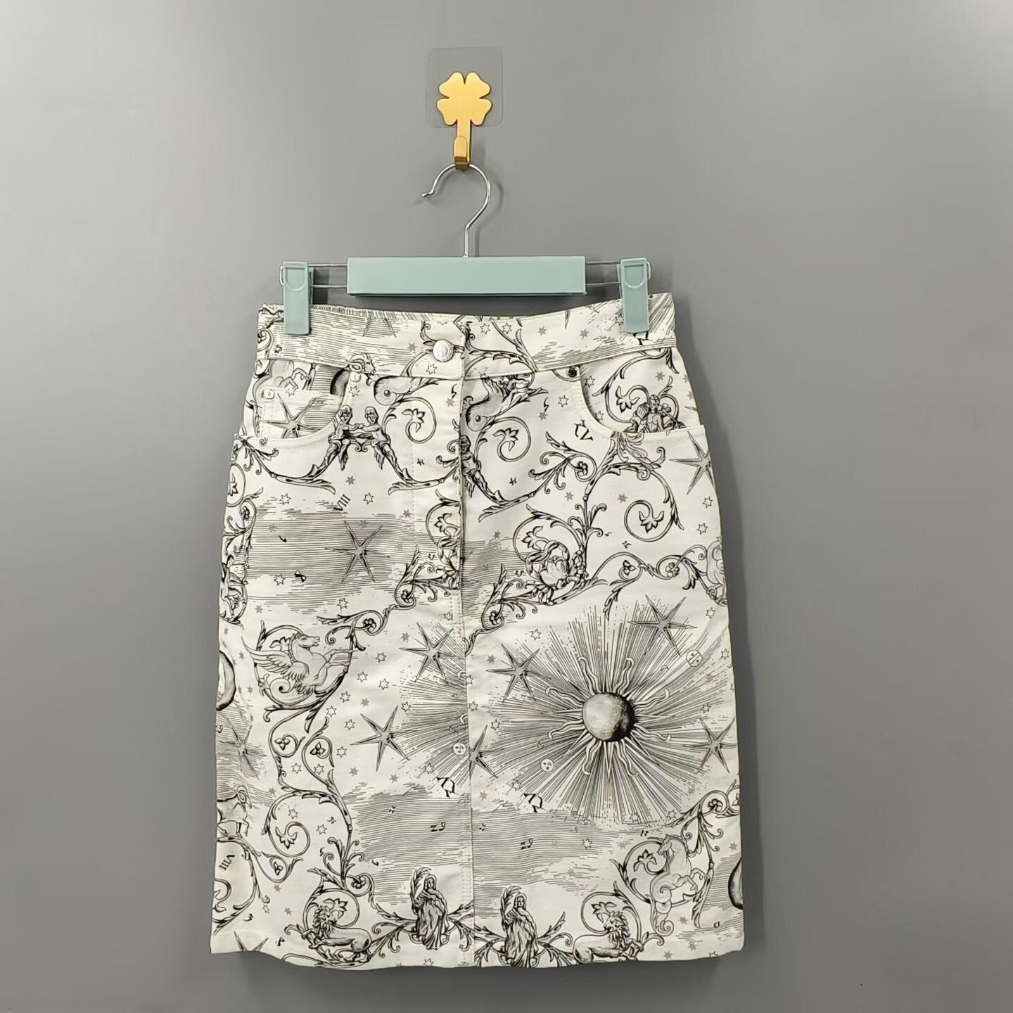 Hermes Hermes Casual Graphic White Skirt 26 Women Size 26" / US 2 / IT 38 - 1 Thumbnail