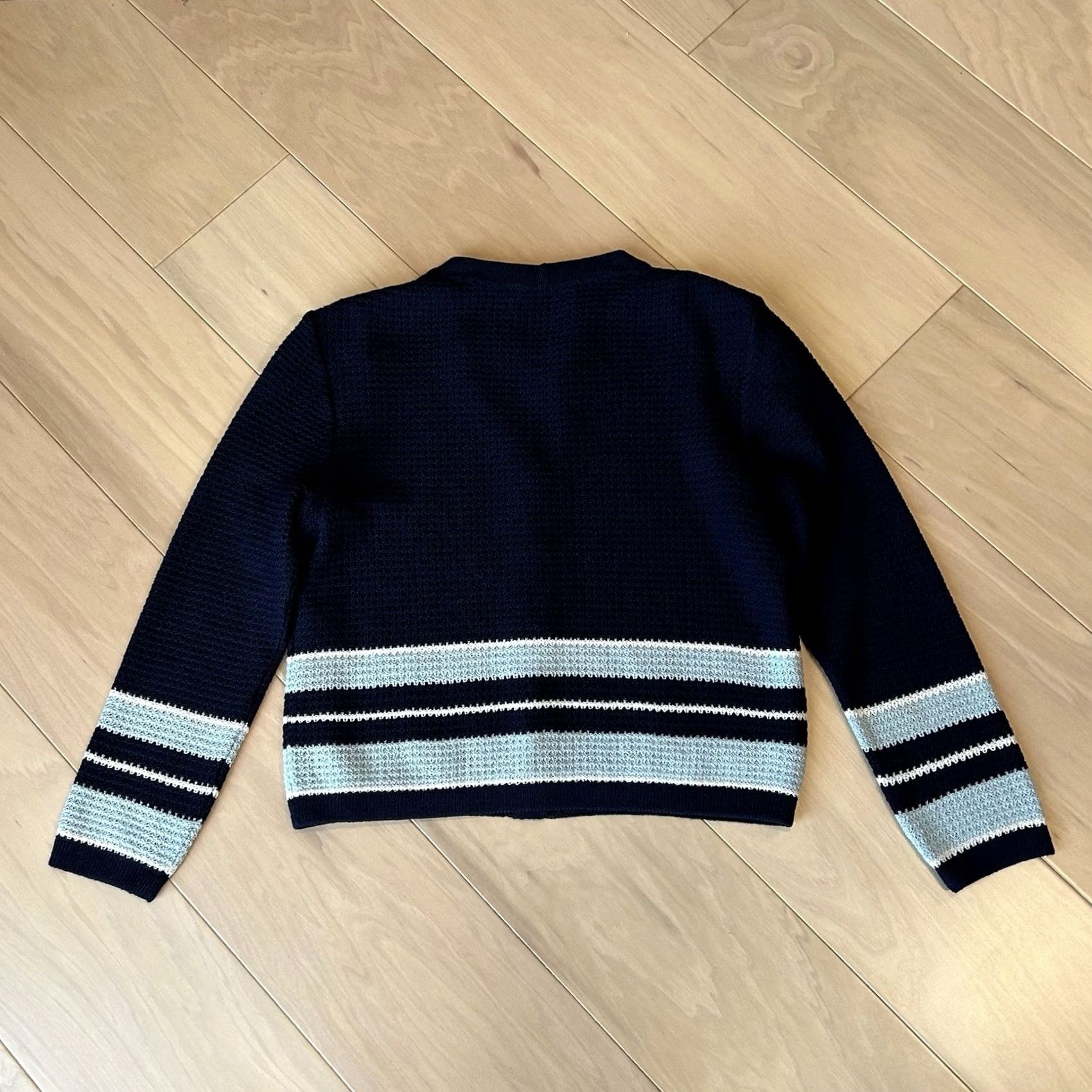 St. John St. John Sport 2Pc Knit Cardigan & Shirt Set Women’s Small Cardigan & knit shirt Navy Blue Solid Santana Knit V-Neck Button 2 Piece Women Mens Womens Size S / US 4 / IT 40 - 4 Thumbnail