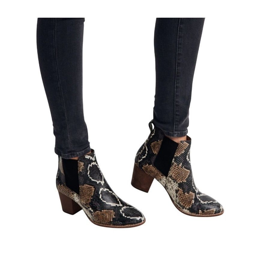 Madewell The Regan Ankle Boot US 5 Snake Embossed Leather Block Heel Size US 5 / IT 35 - 1 Thumbnail