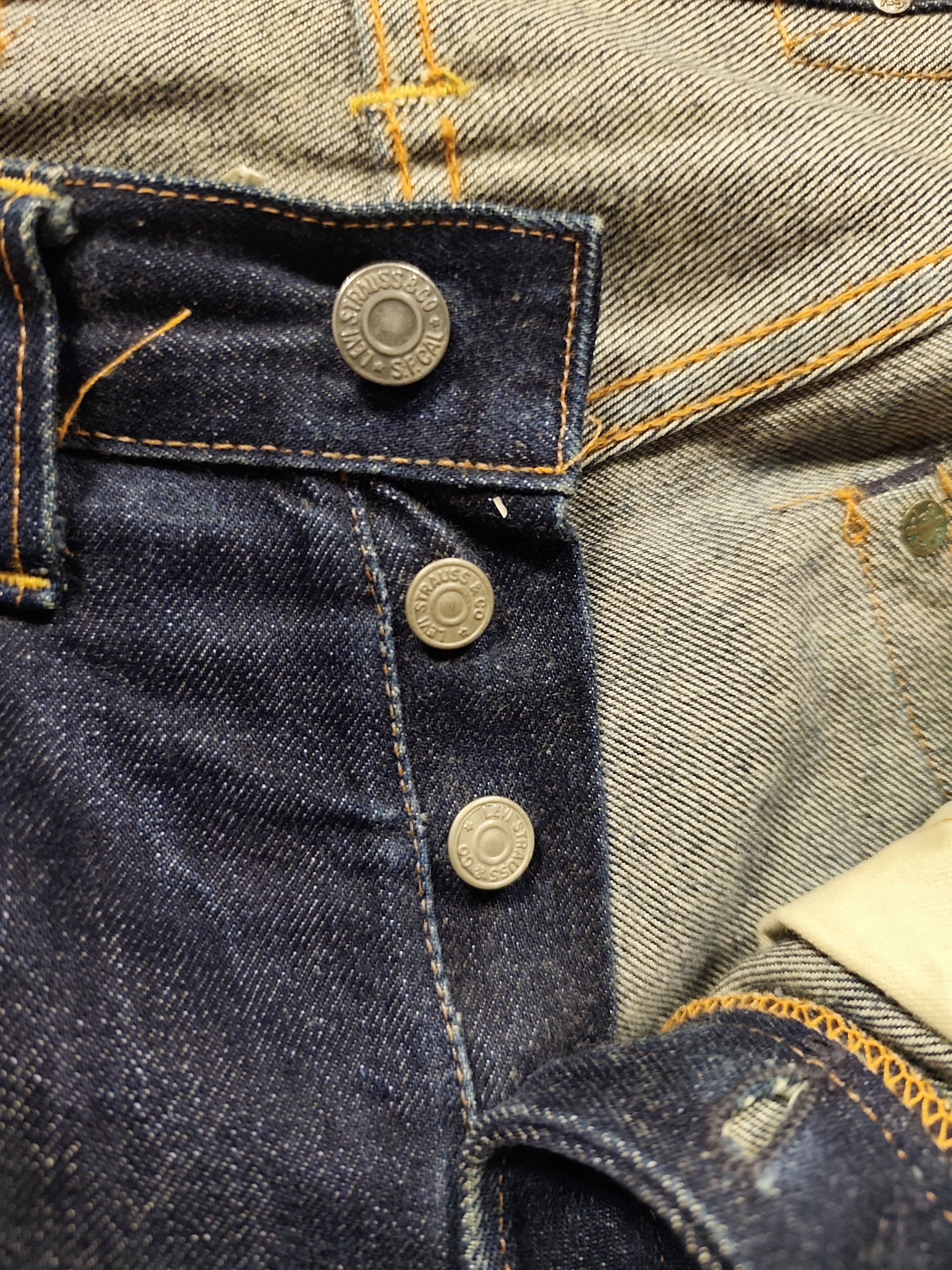 Levi's Vintage Levi's 501xx buckle back dark blue denim jeans Size US 32 / EU 48 - 7 Thumbnail