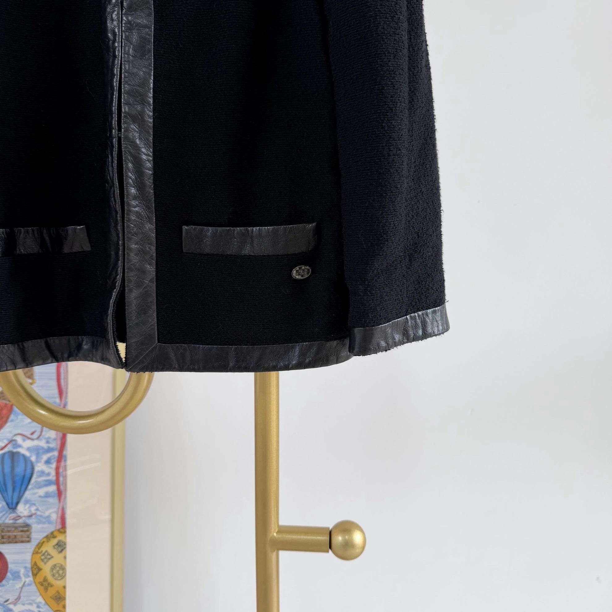 Chanel Chanel Women's Black Color-Block Leather Jacket 36 Size XS / US 0-2 / IT 36-38 - 4 Thumbnail