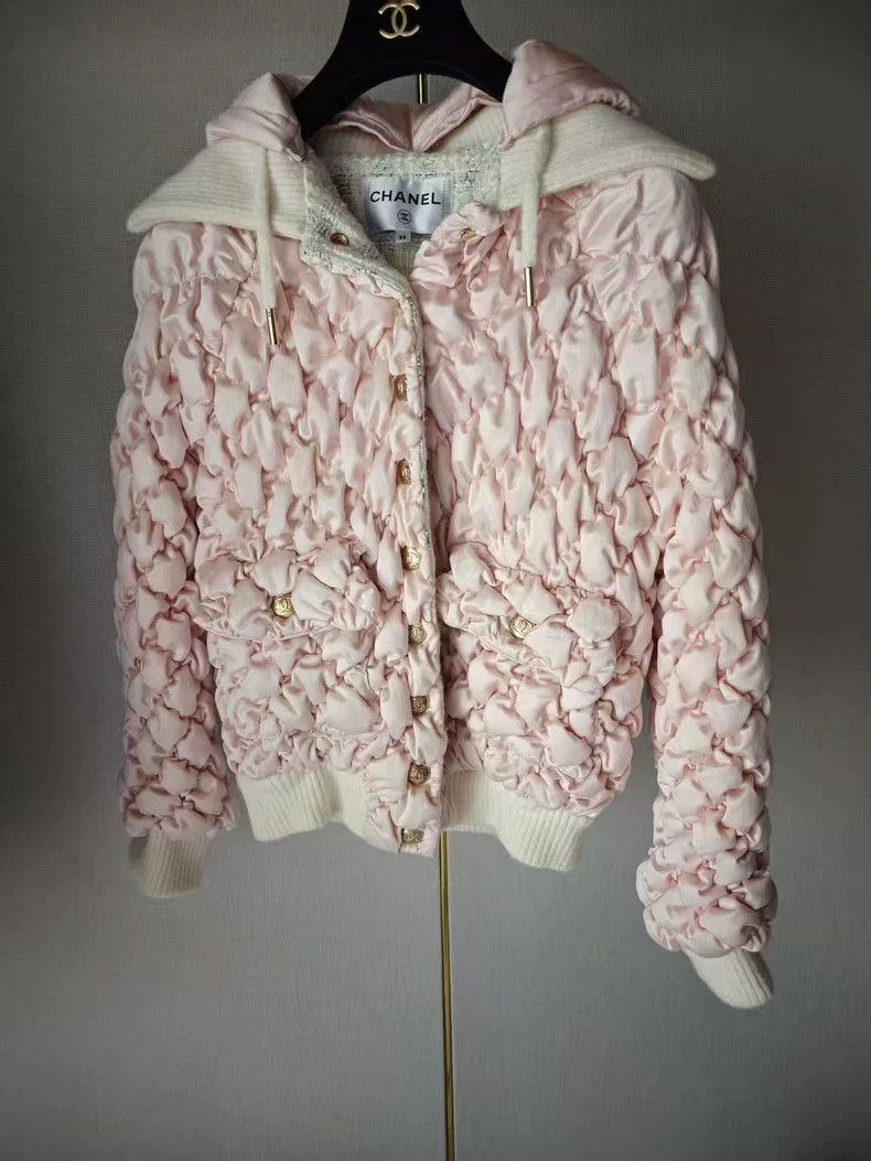 Chanel Chanel Pink Down Coat Jacket Size US M / EU 48-50 / 2 - 1 Thumbnail