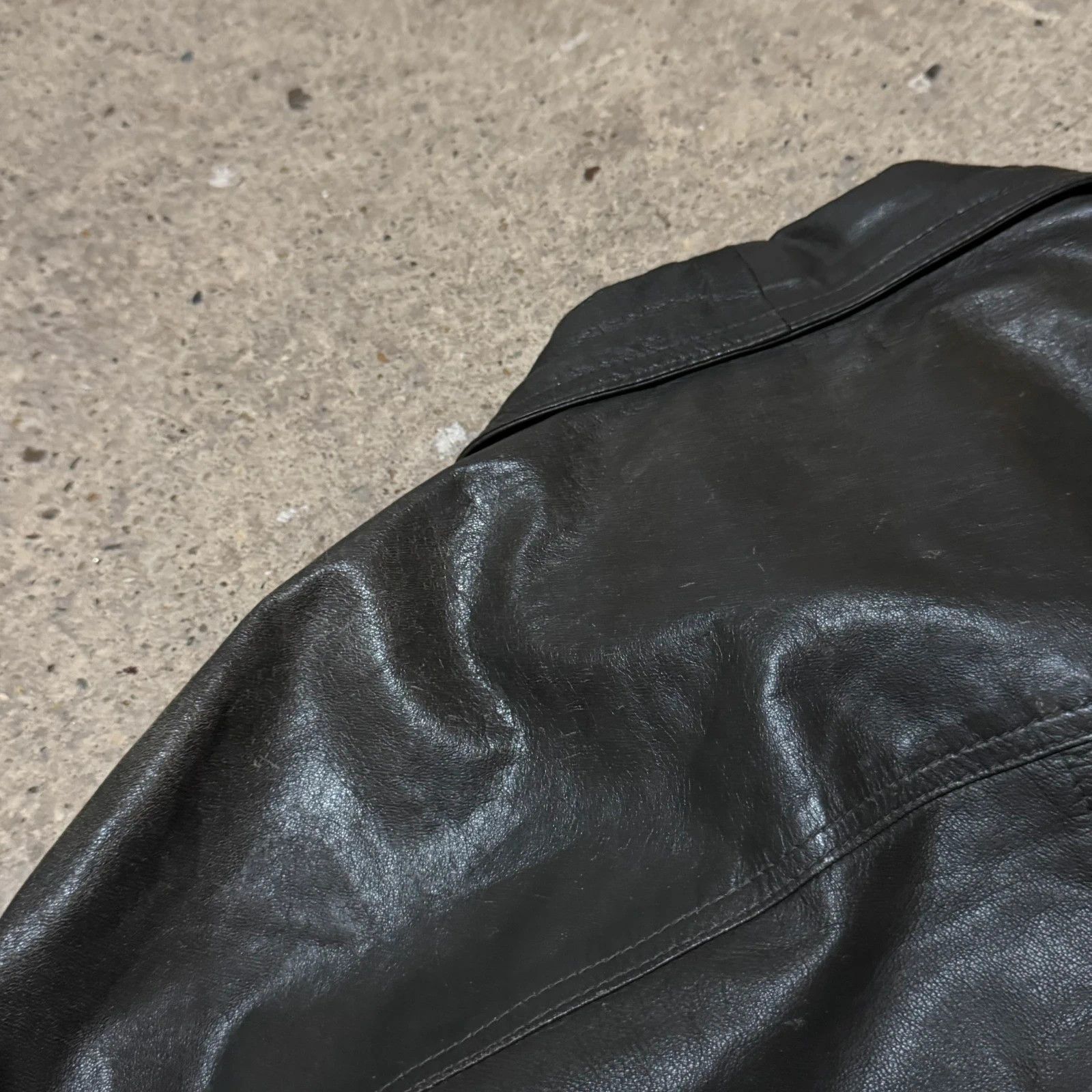 Giorgio Armani Vintage 90s Giorgio Armani high neck leather bomber jacket Size US L / EU 52-54 / 3 - 9 Thumbnail