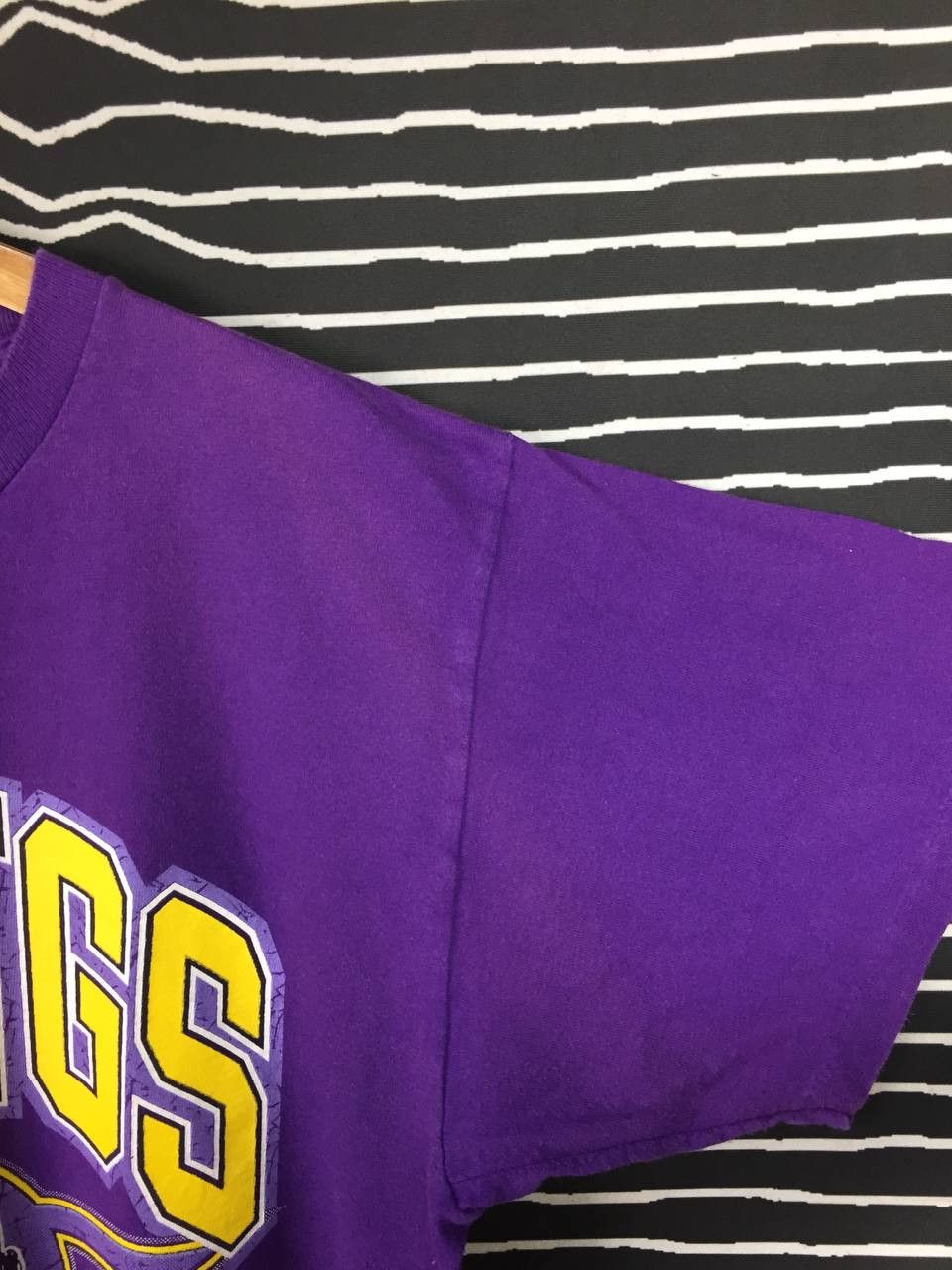 NFL × Sports Specialties × Vintage Vtg 1995 Minnesota Vikings NFL American Sports Tee Size US L / EU 52-54 / 3 - 4 Thumbnail