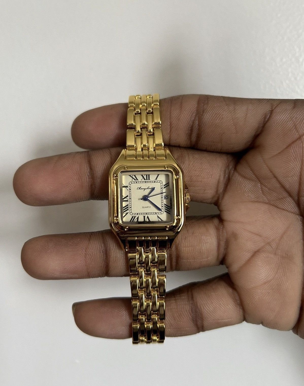 Vintage 90s vintage retro luxury style quartz Gold watch