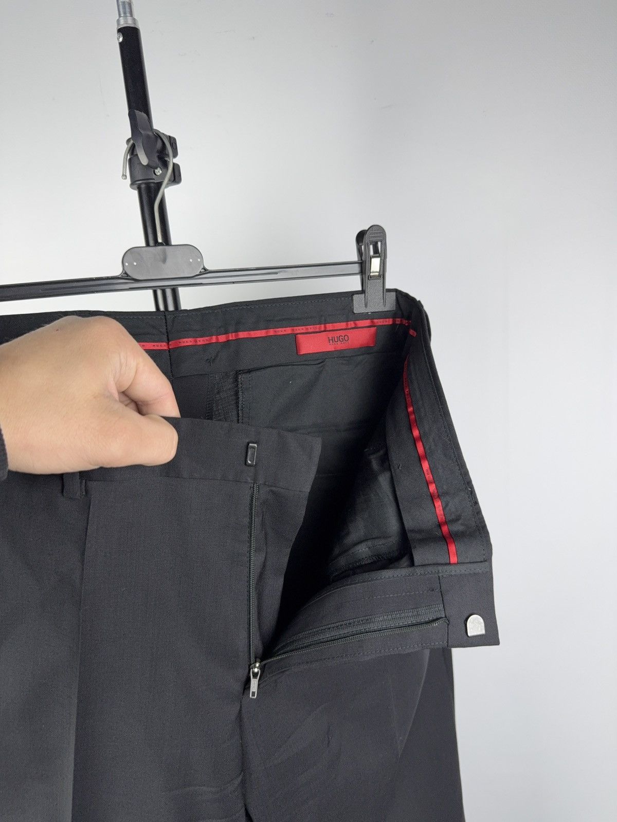 Hugo Boss Hugo Boss Luxury 00s Black Dress Pants Classic Trousers Size US 34 / EU 50 - 11 Thumbnail