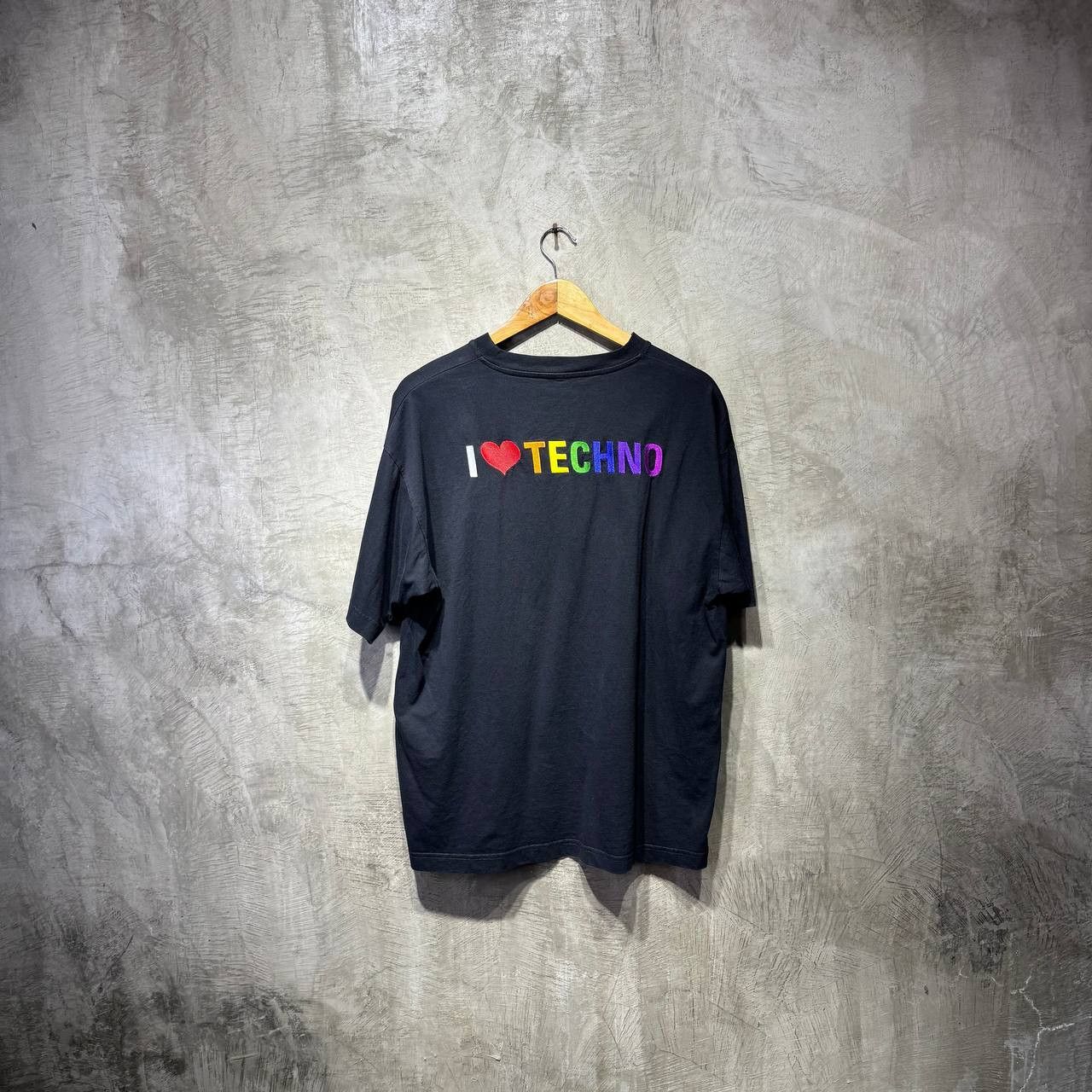 Balenciaga Balenciaga “I Love Techno” embroidered tee Size US L / EU 52-54 / 3 - 1 Thumbnail