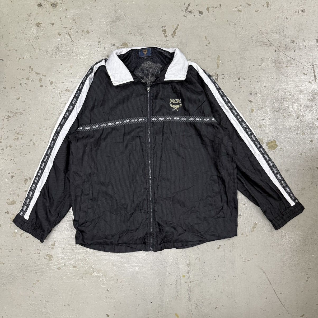 MCM Vintage Embroidery Big Logo MCM Legere Windbreaker Jacket Size US XL / EU 56 / 4 - 1 Thumbnail