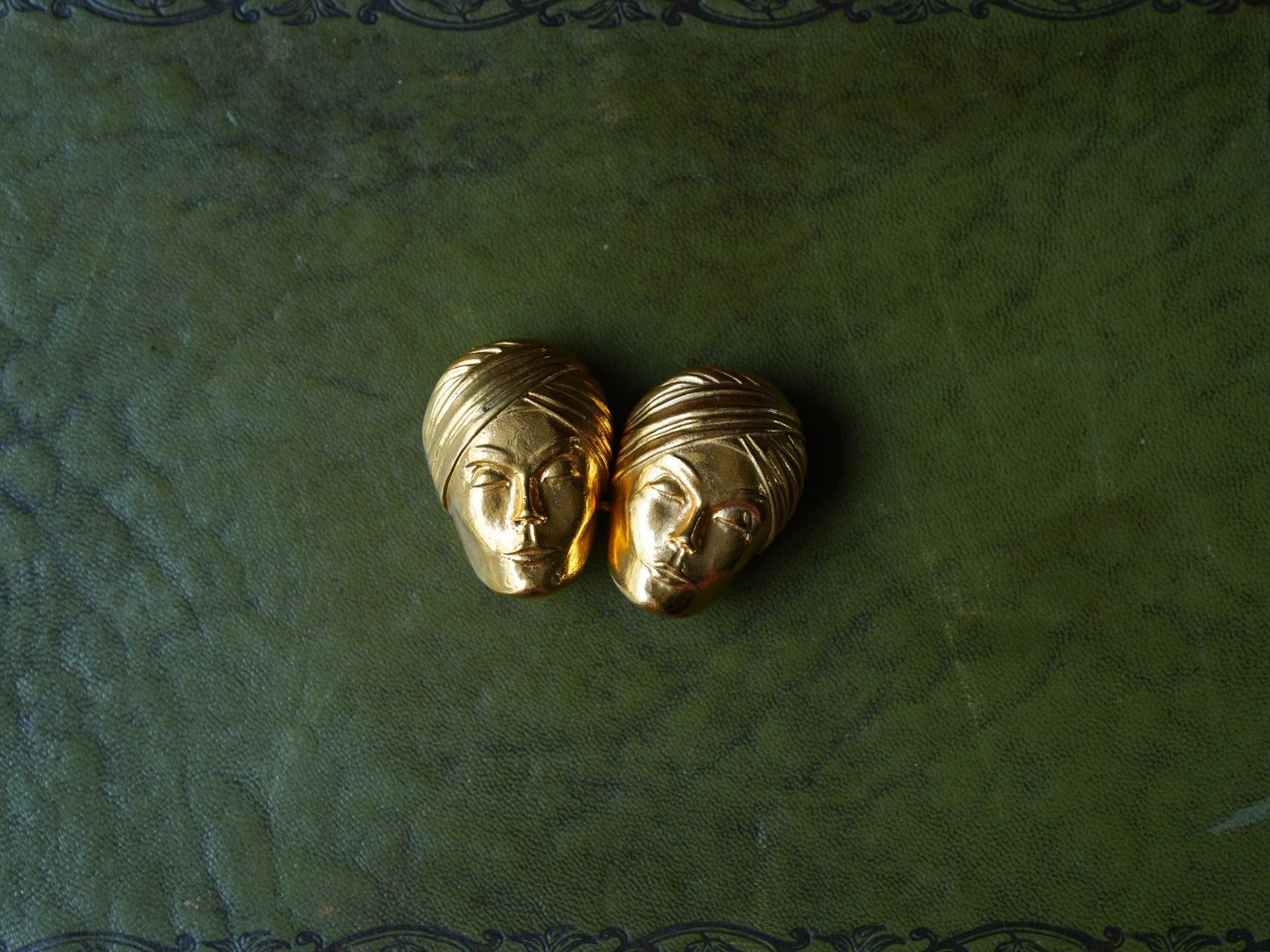 Other Isabel Canovas Turbaned Man Gold-Plated Belt Buckle Size ONE SIZE - 7 Thumbnail