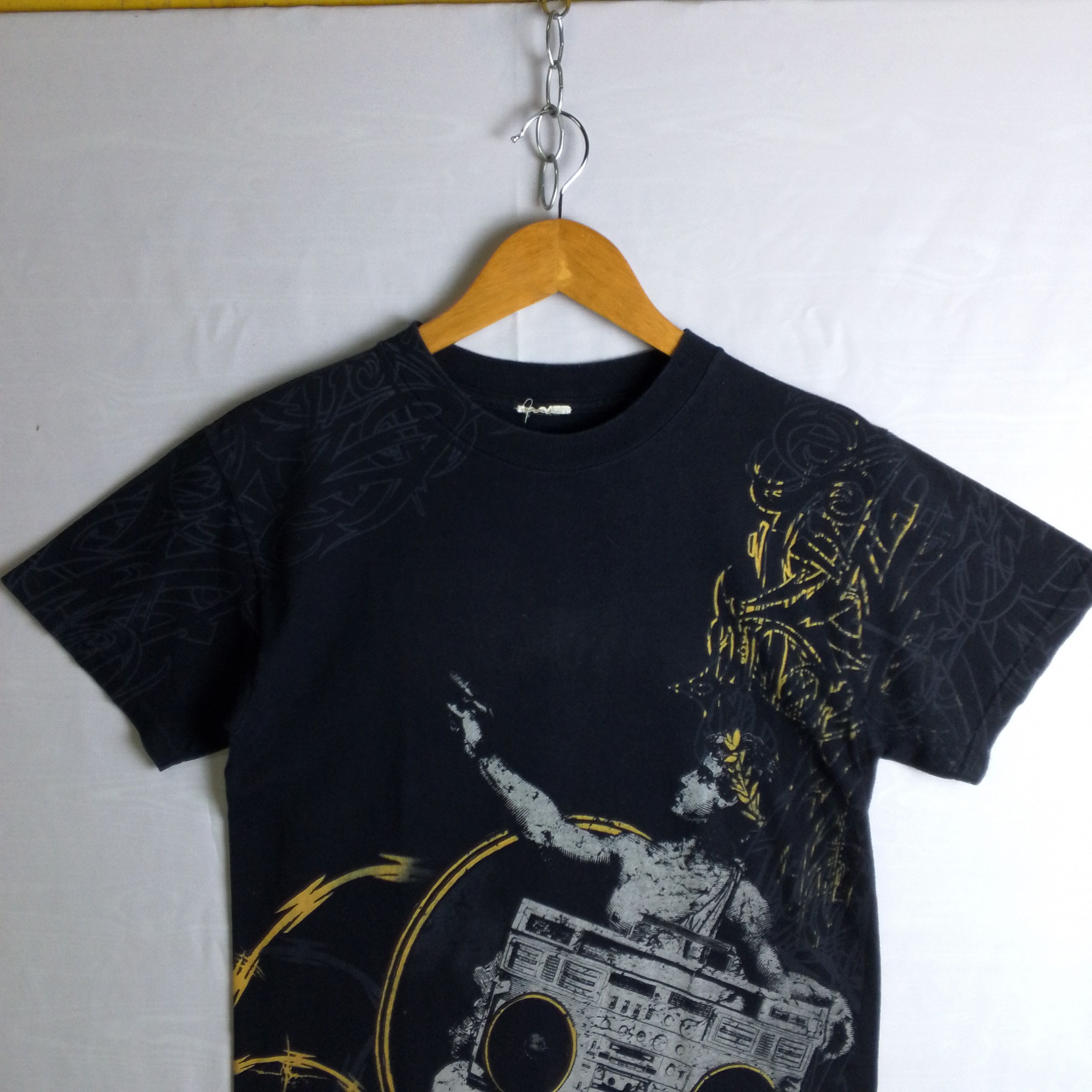 If Six Was Nine Vintage Art Tee Music Radio Tribe Tribal Mural LGB Style Size US S / EU 44-46 / 1 - 2 Thumbnail