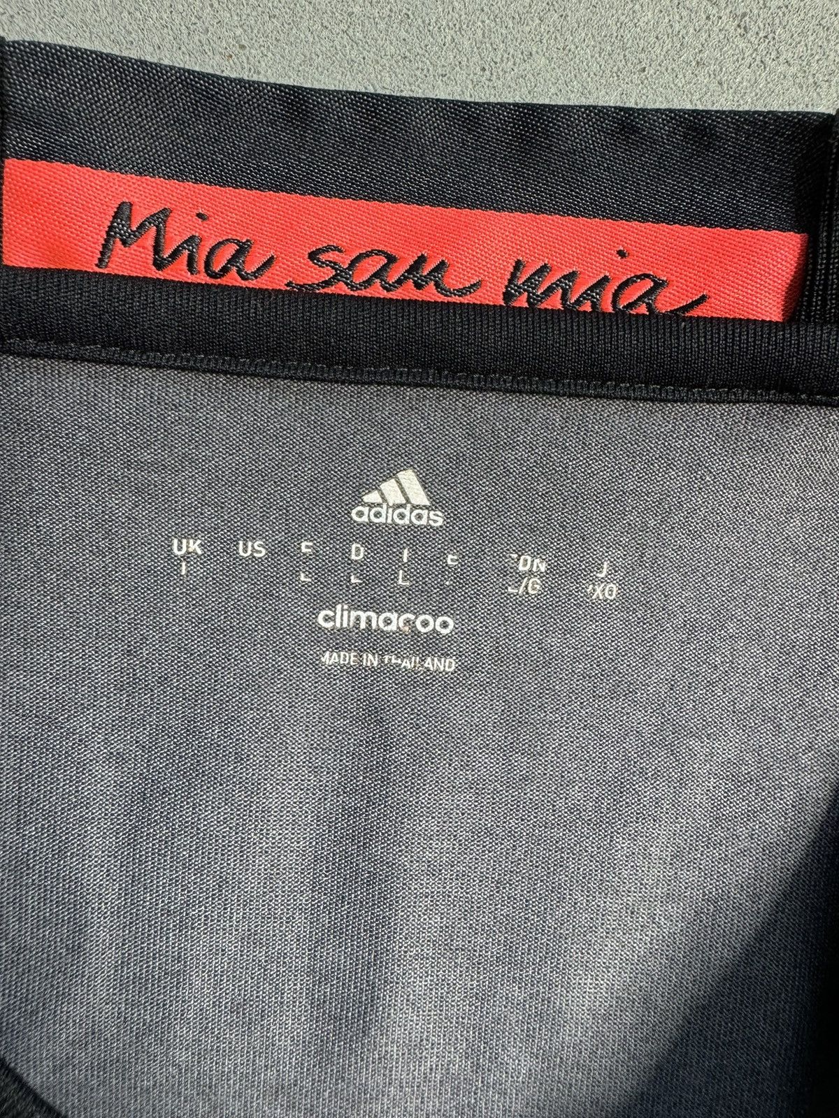 Adidas Adidas Bayern Munich 2016 2017 Away Football Soccer Jersey Size US L / EU 52-54 / 3 - 4 Thumbnail
