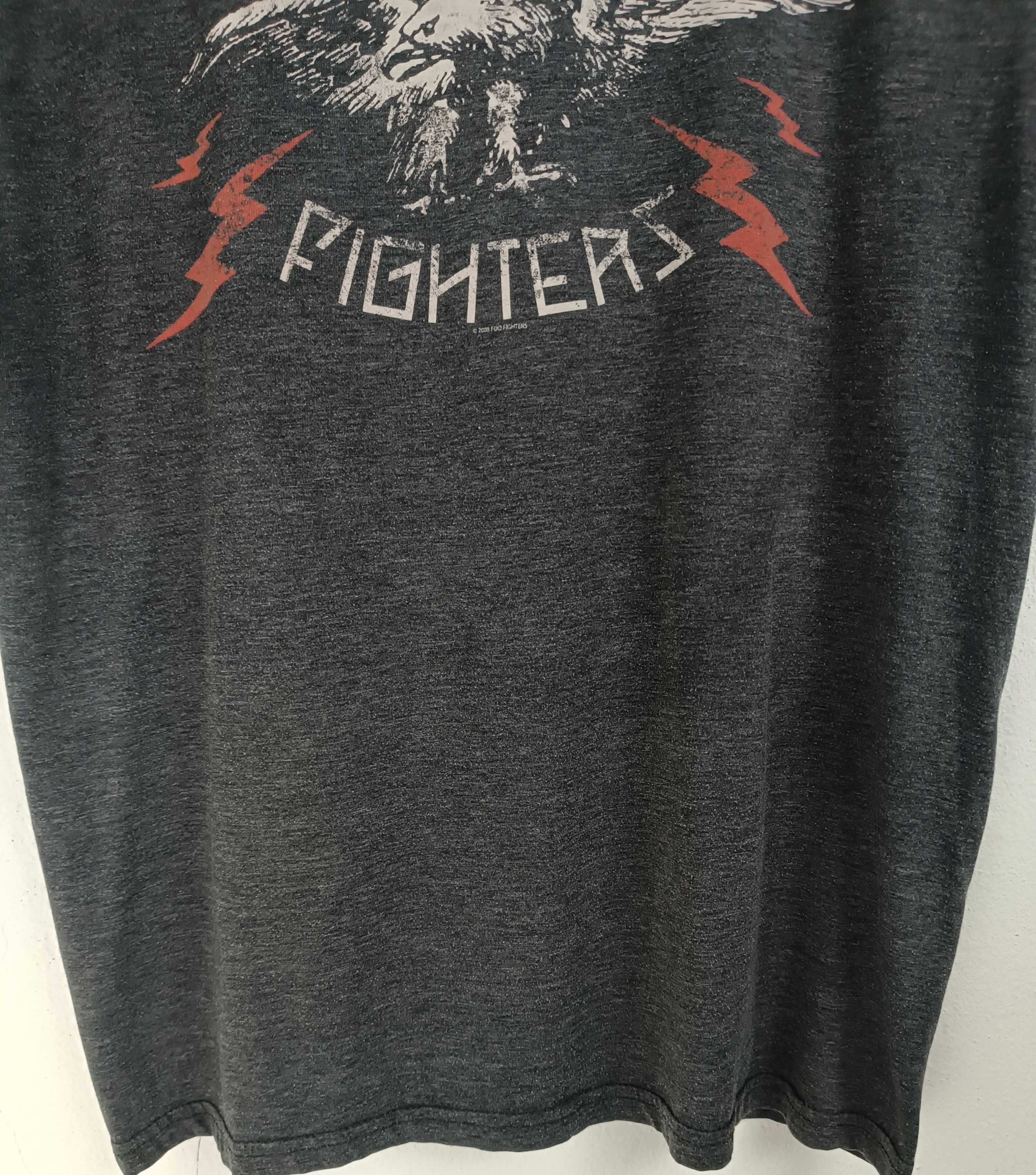 Band Tees VINTAGE 2008 FOO FIGHTERS TEE nirvana grunge y2k pearl jam Size US M / EU 48-50 / 2 - 7 Thumbnail