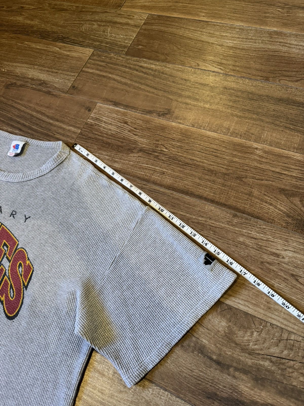 NHL Vintage 90s Calgary Flames Thermal T-Shirt Size US XL / EU 56 / 4 - 12 Thumbnail