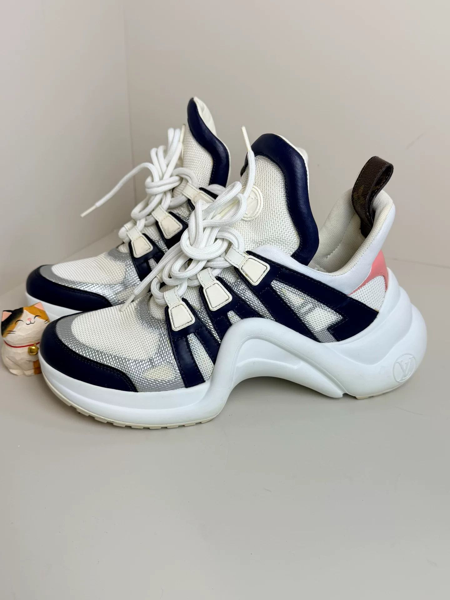 Louis Vuitton Louis Vuitton Multi Lowtop Sneakers us_6-5 Women Size US 6.5 / IT 36.5 - 1 Thumbnail