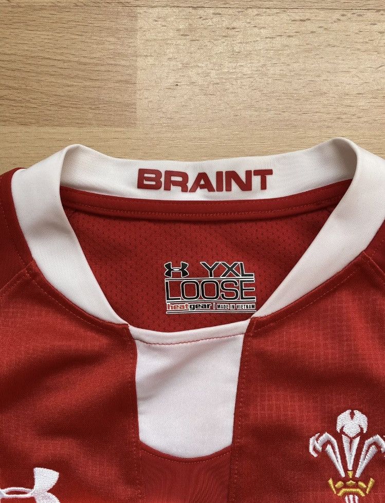 Under Armour Wales Home Rugby Longsleeve 2011/12 Adults S Under Armour Size US S / EU 44-46 / 1 - 3 Thumbnail