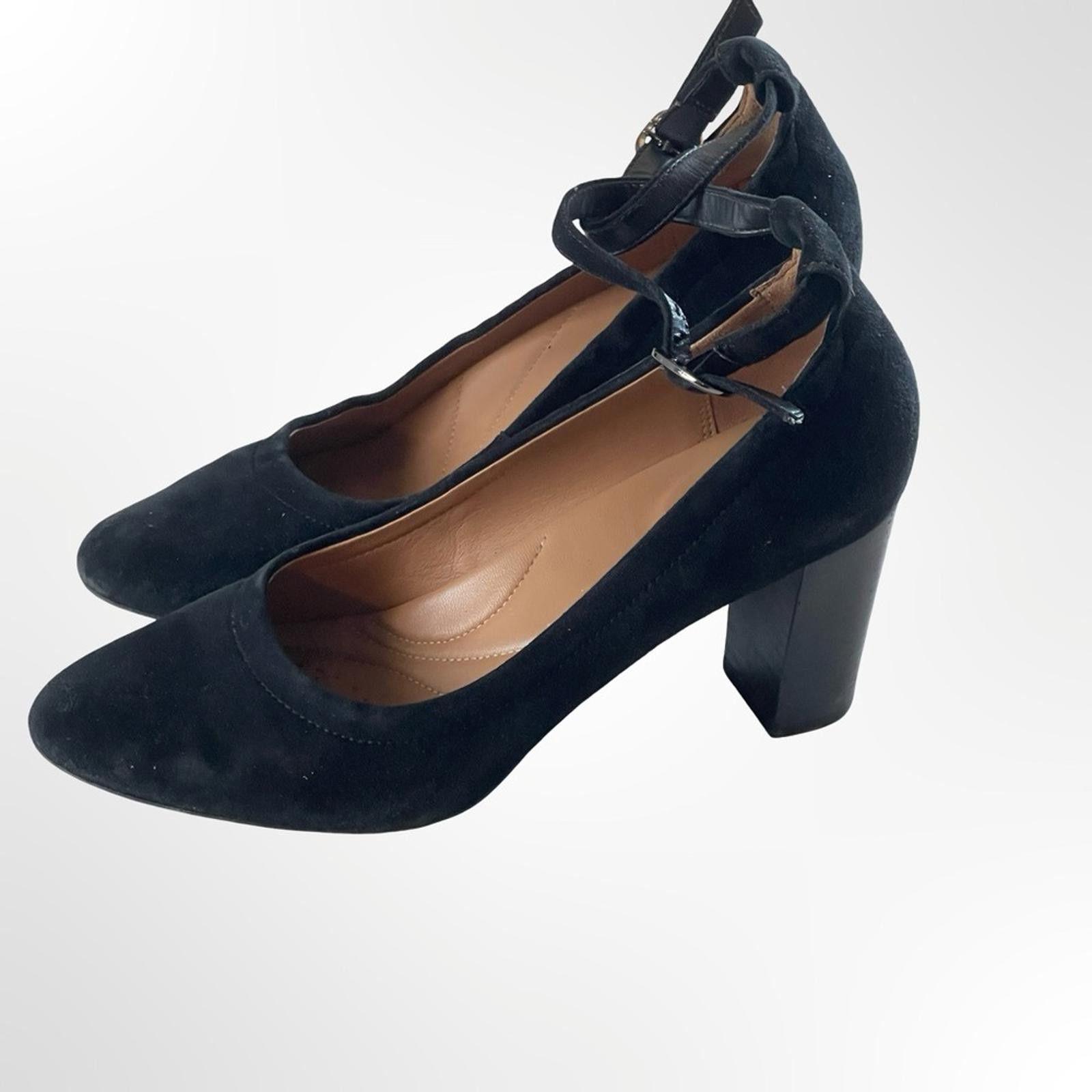 Clarks Clarks Black Suede Ankle-Strap Block Heels in 8.5 Size US 8.5 / IT 38.5 - 1 Thumbnail