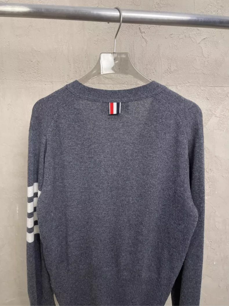 Thom Browne Thom browne Gray four-striped cashmere cardigan jacket 2504 Size US XS / EU 42 / 0 - 4 Thumbnail