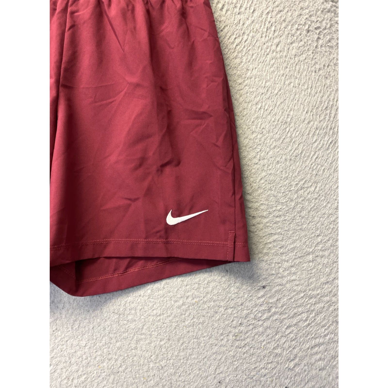 Nike Nike Dri Fit Maroon Basketball Shorts Teens Size S Drawstring Athletic /55-49 Size US 29 - 2 Thumbnail
