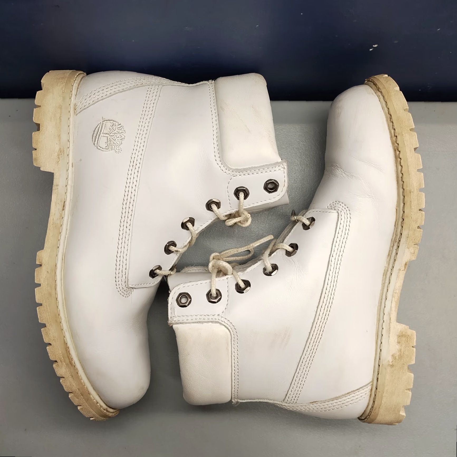 Timberland Timberland Boots Womens Size 8M White Upper Leather Waterproof Round Toe Lace Up Womens Size 8 White Timberland Boots Size US 8 / IT 38 - 2 Thumbnail