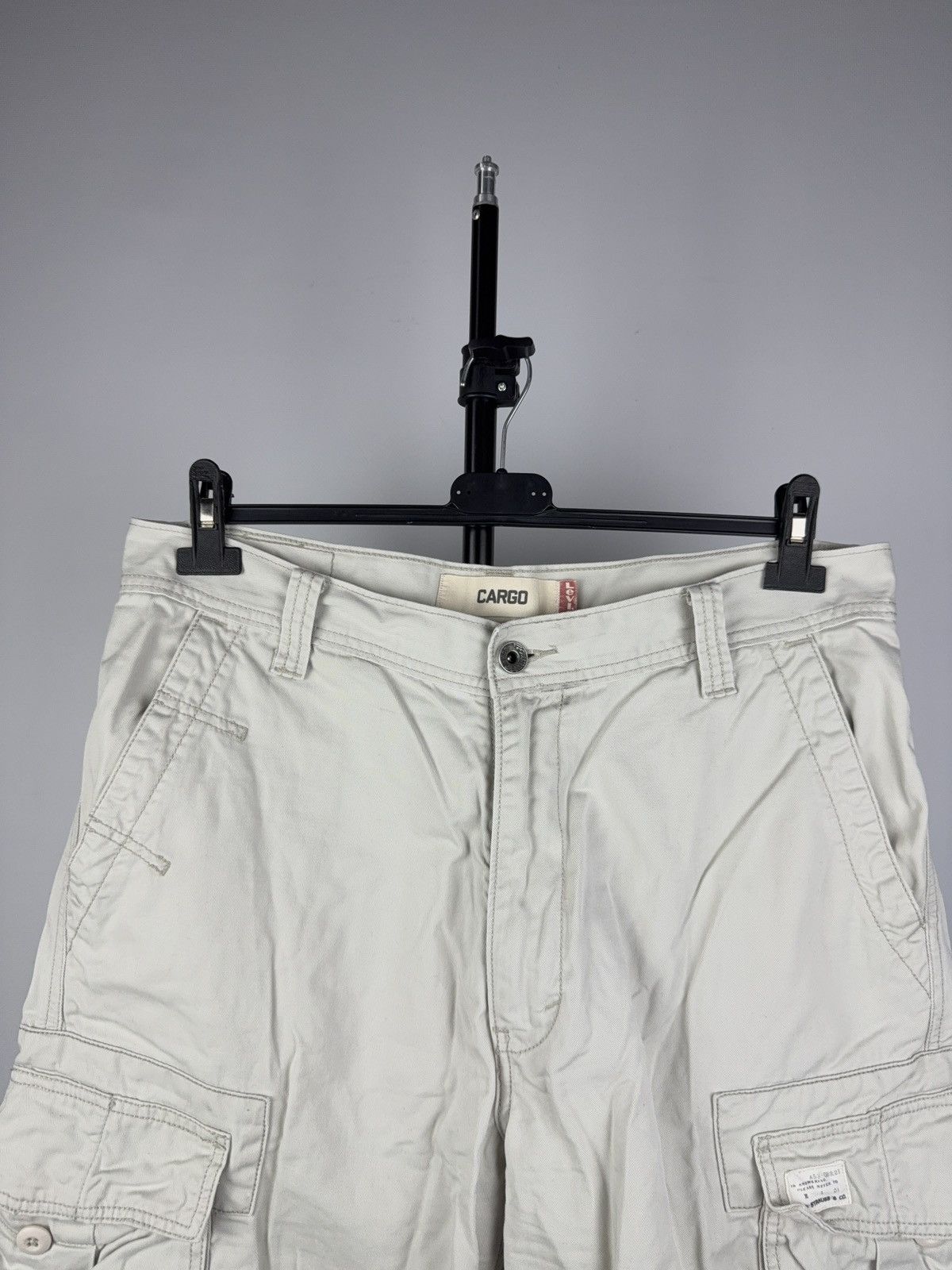 Levi's × Vintage Crazy Vintage 00s Baggy Skater Style Levis Cargo Shorts Size US 33 - 2 Thumbnail