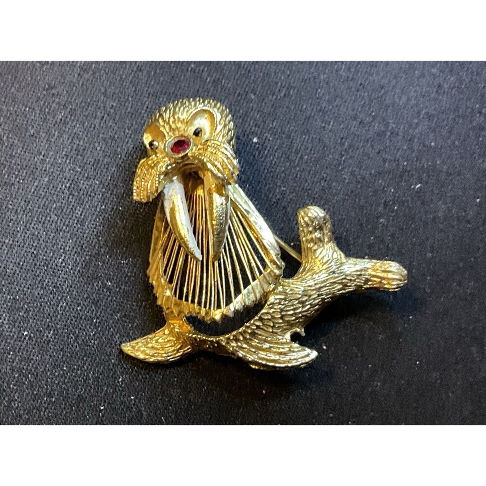 Other Vintage Gold Tone Walrus With Ruby Eyes And Nose Brooch Size ONE SIZE - 1 Thumbnail