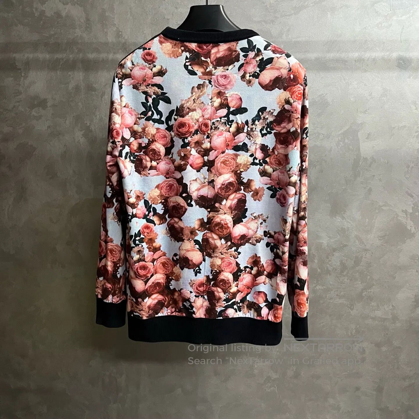 Givenchy Givenchy Printed diagonal zipper round-neck long-sleeve ho Size US S / EU 44-46 / 1 - 5 Thumbnail
