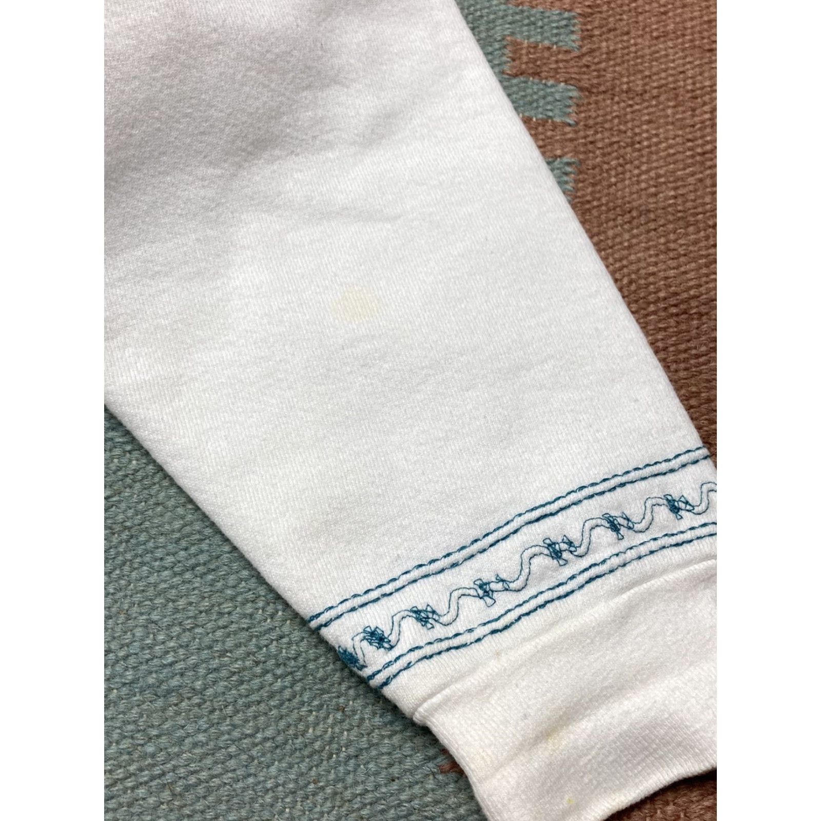 Vintage VINTAGE embroidered sweatshirt Hummingbird bird nature animal 90s XL Sweatshirt Men Embroidered Pullover White 90s Mens XL Size US XL / EU 56 / 4 - 6 Thumbnail