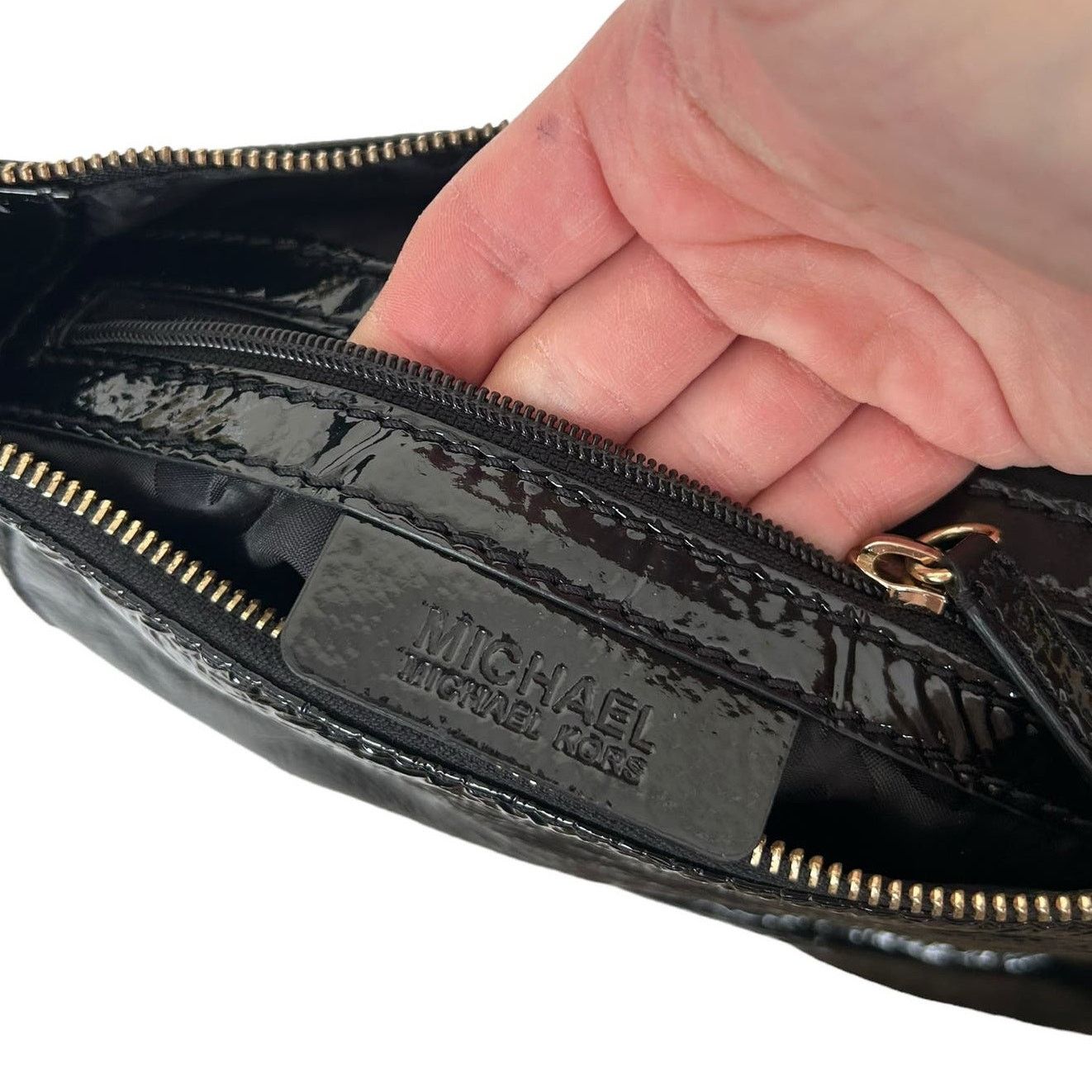 Michael Kors Michael Kors Black Patent Leather Shoulder Bag Size ONE SIZE - 7 Thumbnail