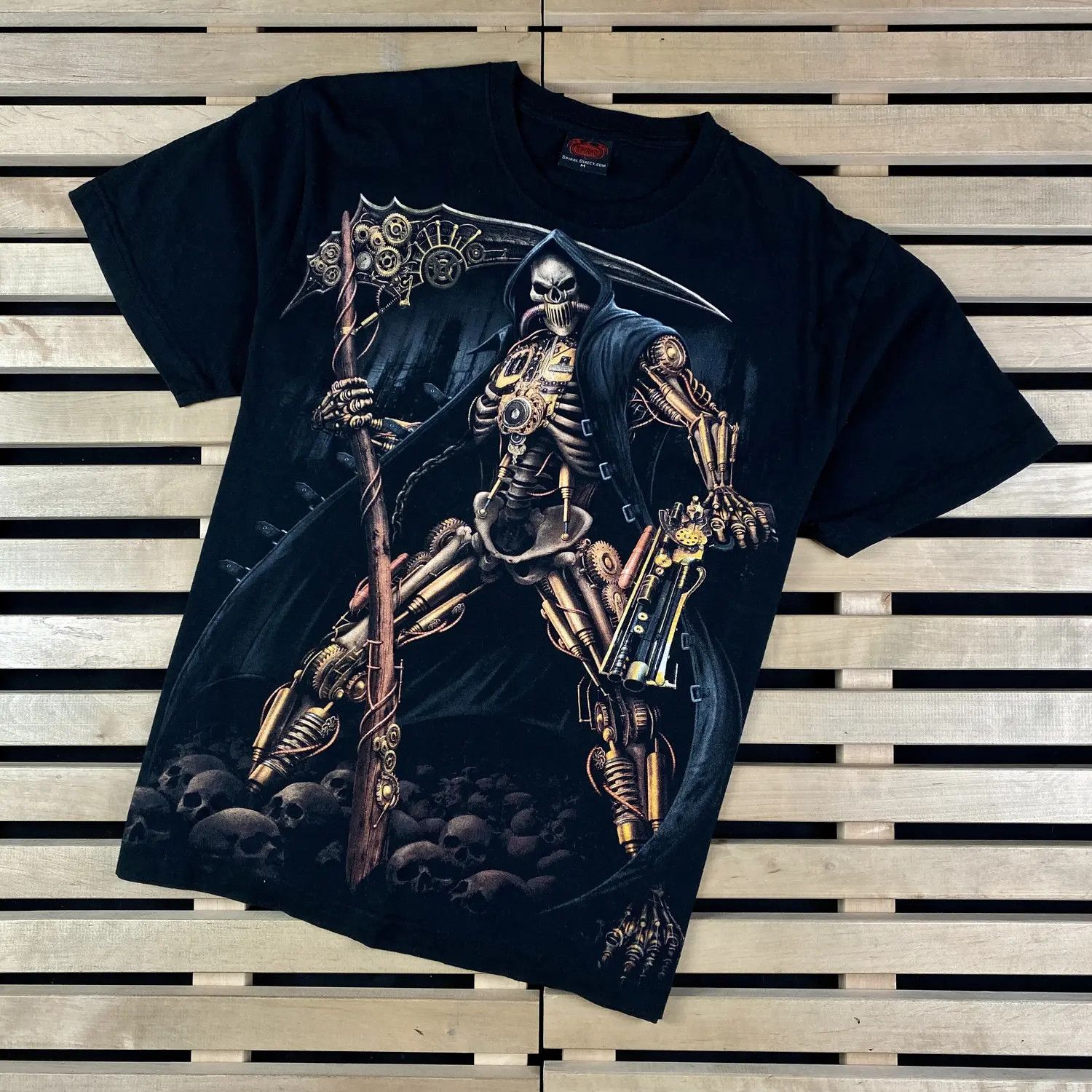 Band Tees Mens T-Shirt Spiral Skeleton Vintage Size M Size US M / EU 48-50 / 2 - 1 Thumbnail
