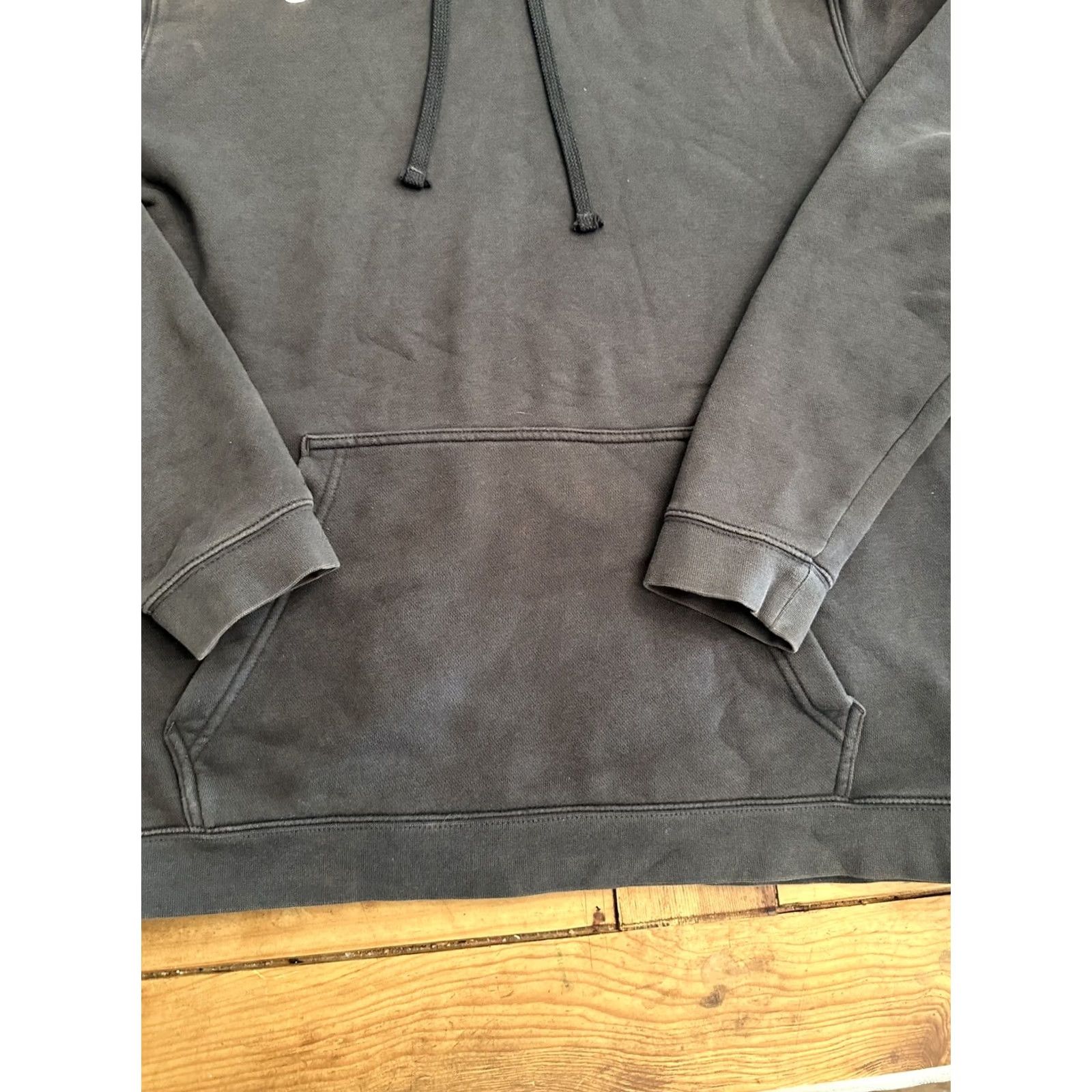 Nike VINTAGE Nike Hoodie Sweatshirt Black Size L Made In USA Distressed Sun Fade Mens Size US L / EU 52-54 / 3 - 2 Thumbnail