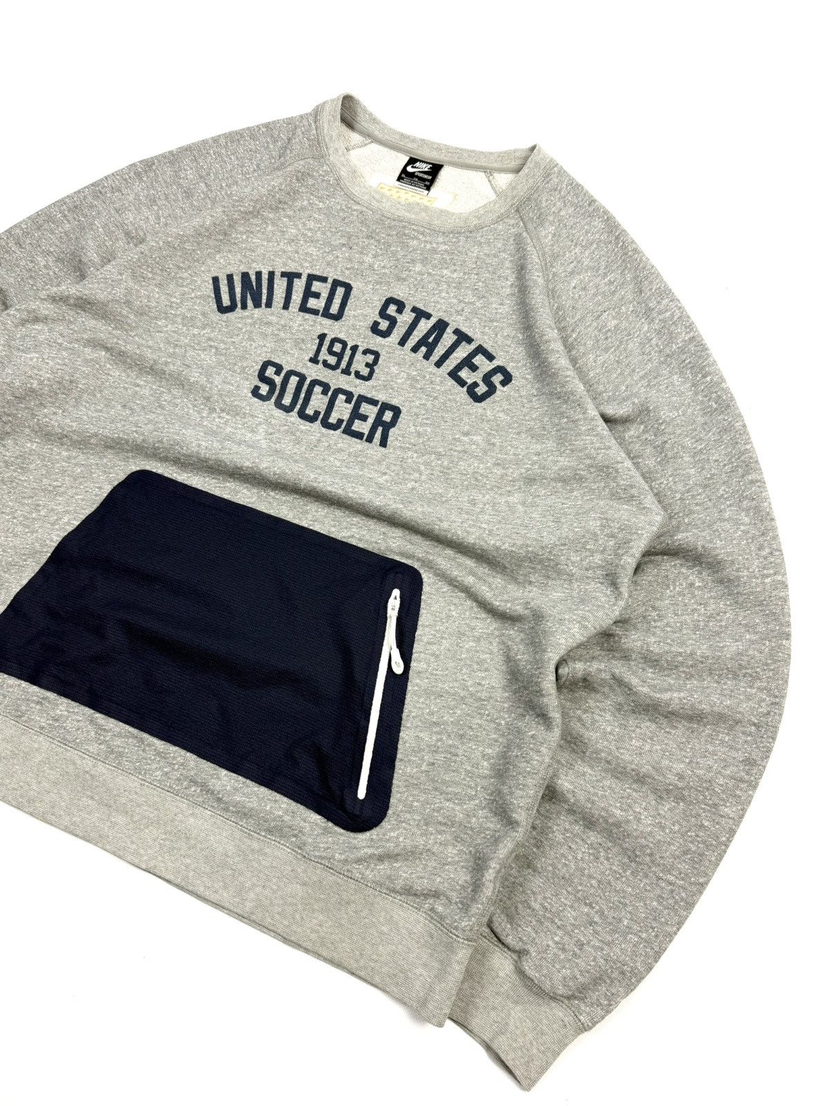 Nike RARE NIKE United States Soccer Sweatshirt Vintage Streerwear Size US XL / EU 56 / 4 - 8 Thumbnail