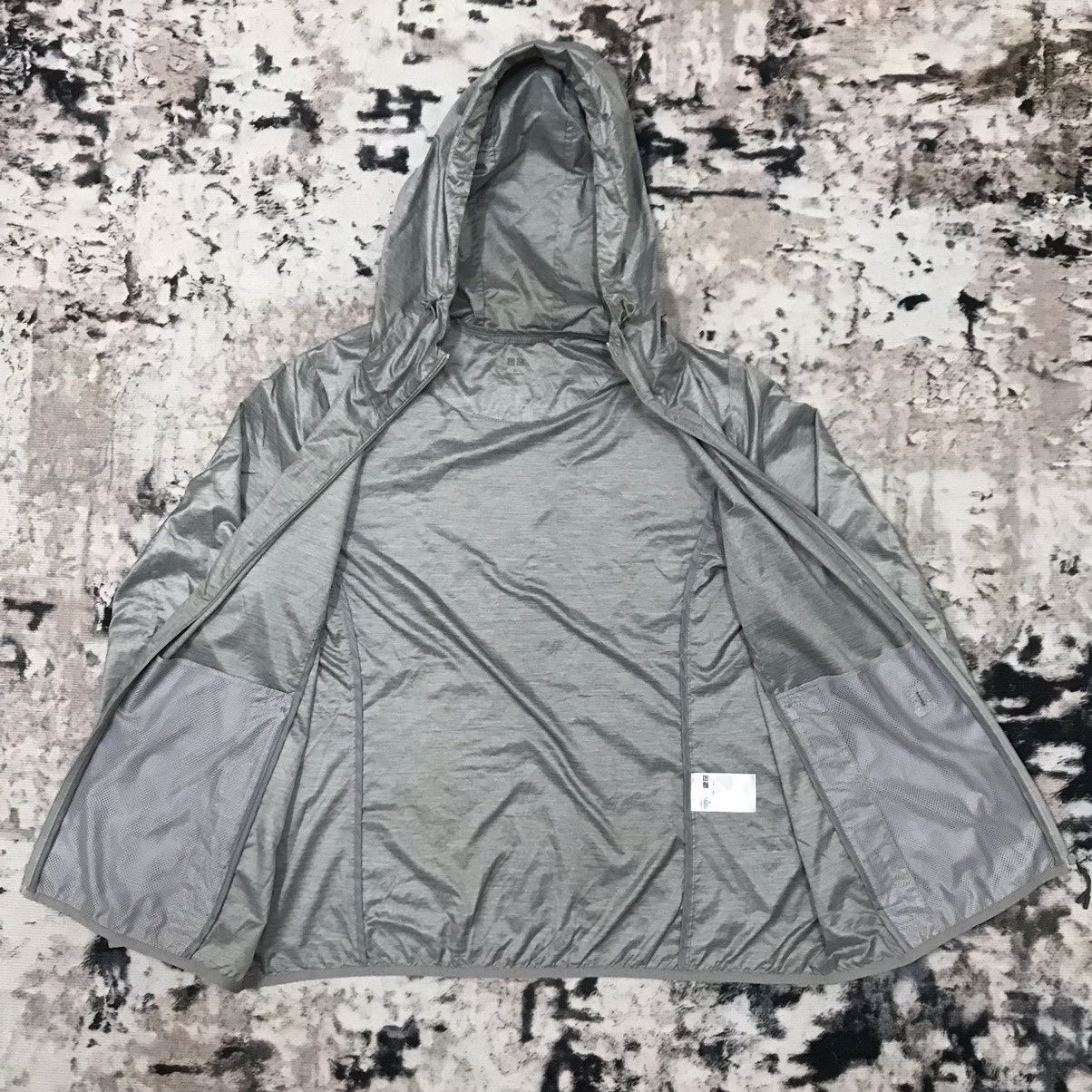 Japanese Brand Uniqlo Running Windbreaker Jacket Hoodie Size S / US 4 / IT 40 - 4 Thumbnail
