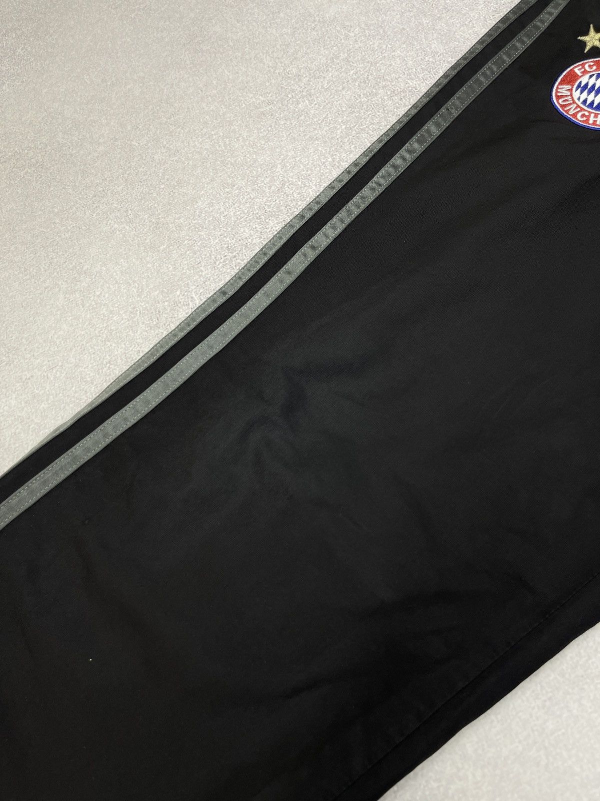 Adidas Vintage Adidas FC Bayern Champions League Sweatpants UEFA Size US 30 / EU 46 - 12 Thumbnail