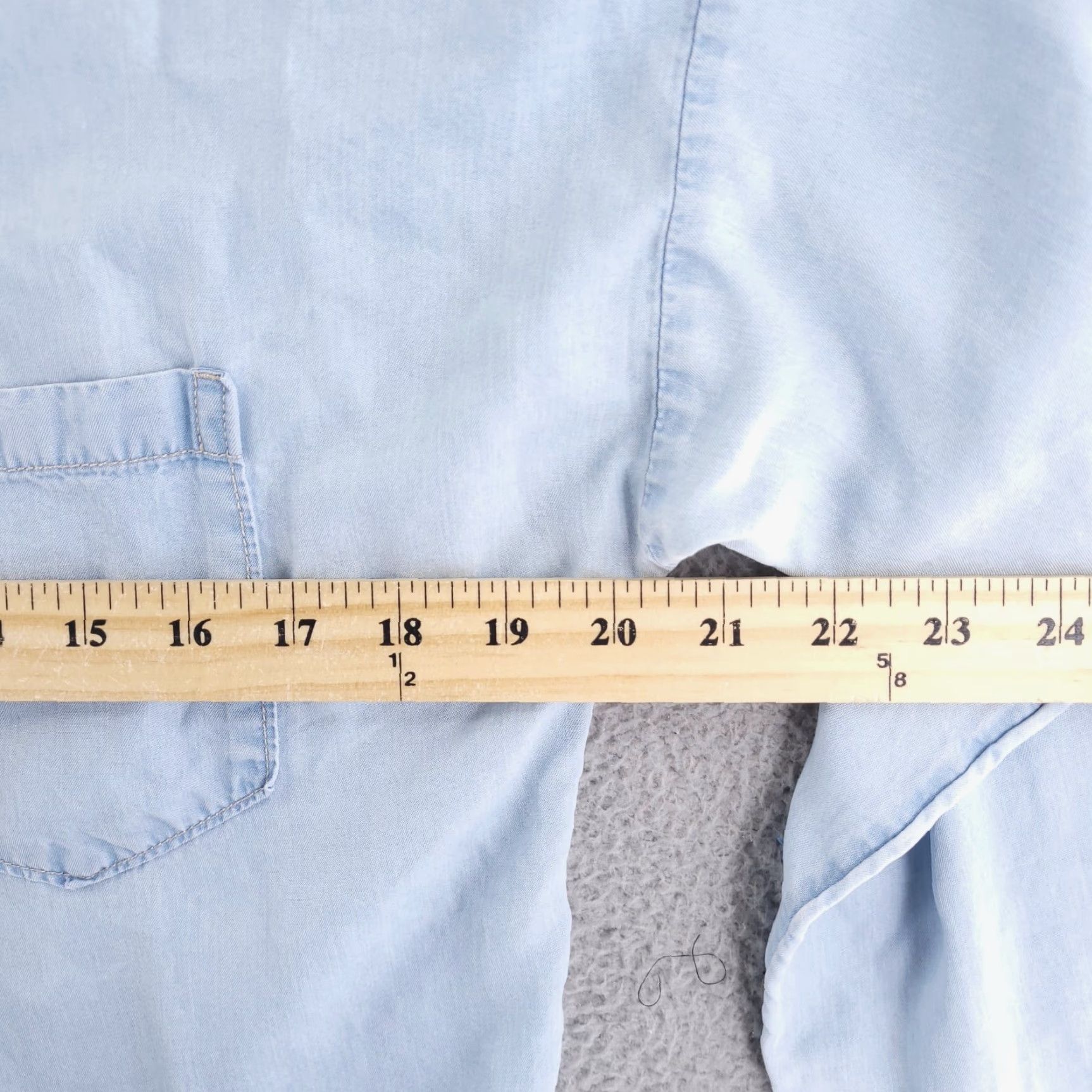 Old Navy Old Navy Shirt Womens Small Blue Lyocell Button-Up Long Sleeve Boyfriend Size S / US 4 / IT 40 - 7 Thumbnail