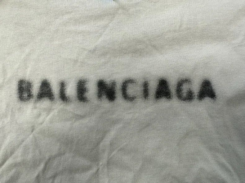 Balenciaga Balenciaga Letter Printed Hole Short Sleeve T-Shirt Size US S / EU 44-46 / 1 - 3 Thumbnail