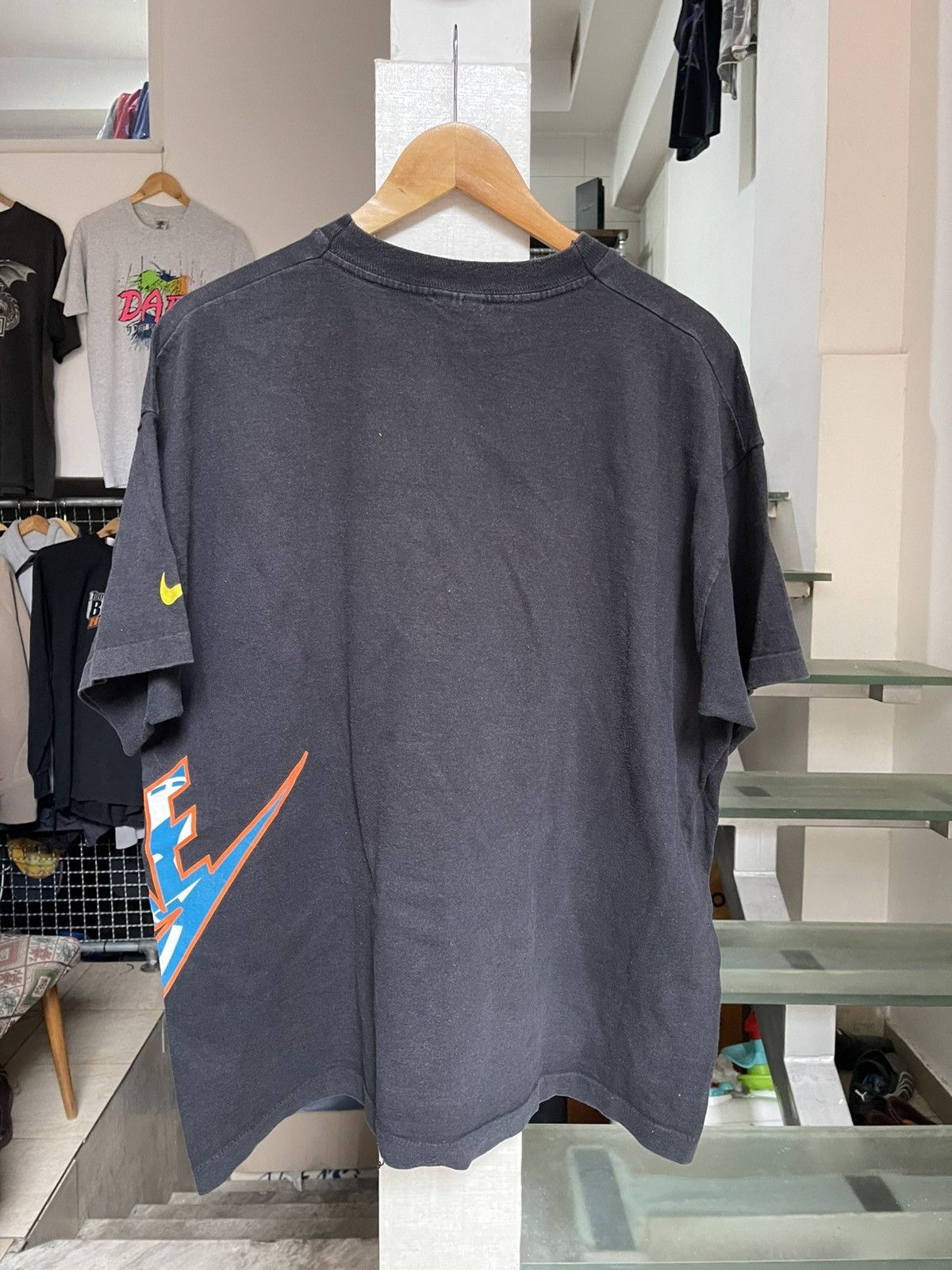 Nike Vintage Nike Basketball T shirt 90s Size US L / EU 52-54 / 3 - 2 Thumbnail