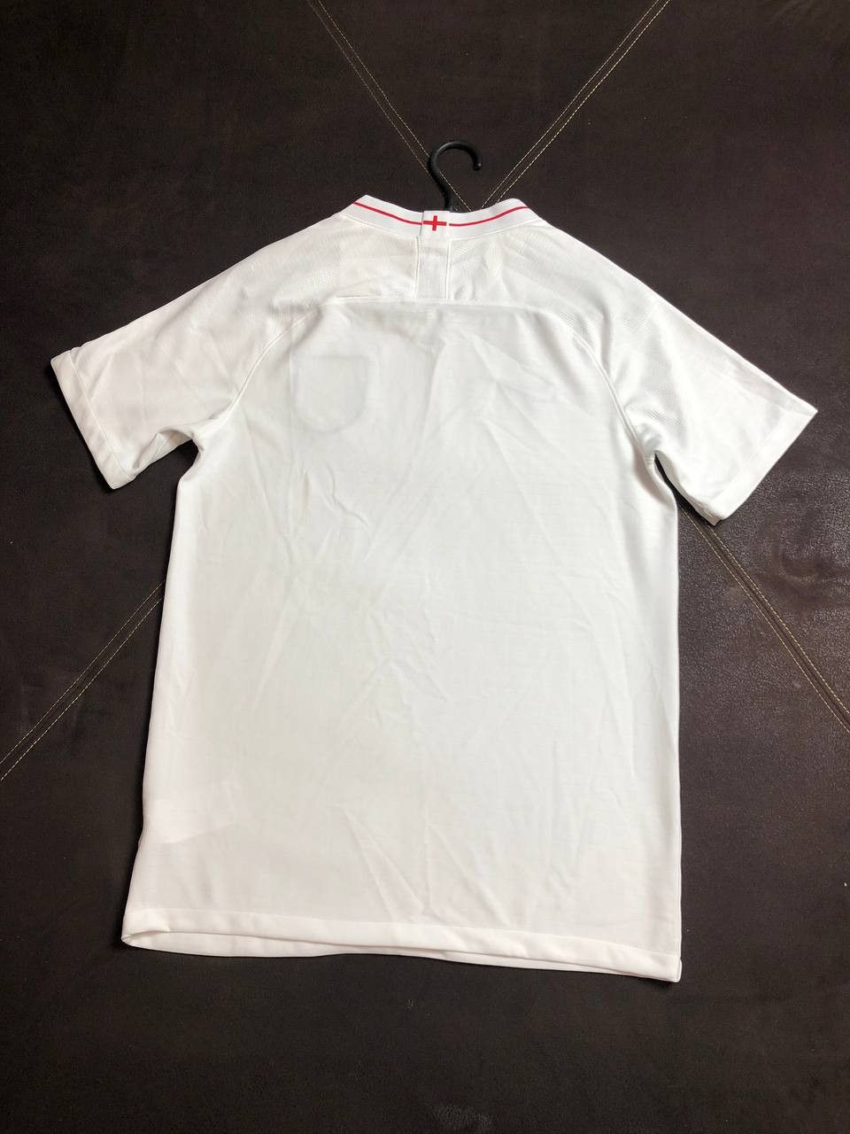 Nike ENGLAND NIKE 2018 WORLD CUP FOOTBALL HOME JERSEY Size US M / EU 48-50 / 2 - 10 Thumbnail
