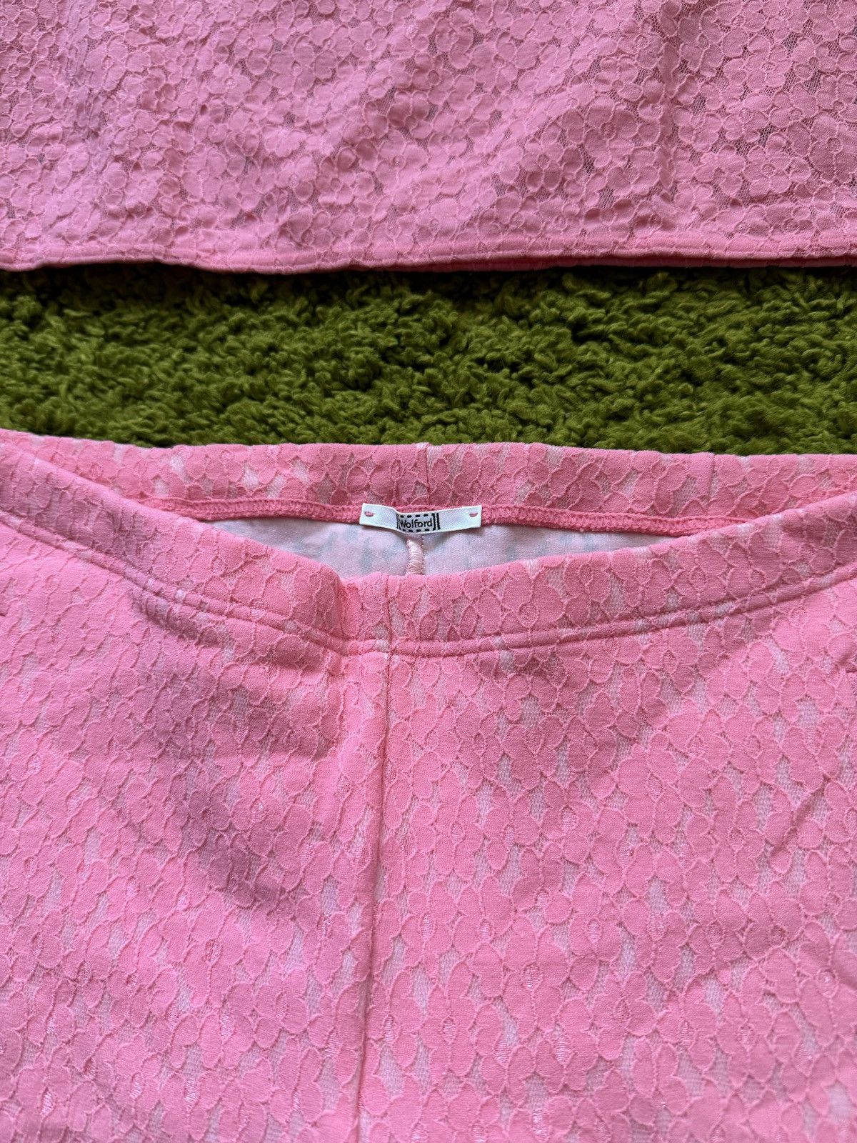 Designer × Wolford Wolford avant Garde crochet pink suit pants + blouse Size S / US 4 / IT 40 - 3 Thumbnail