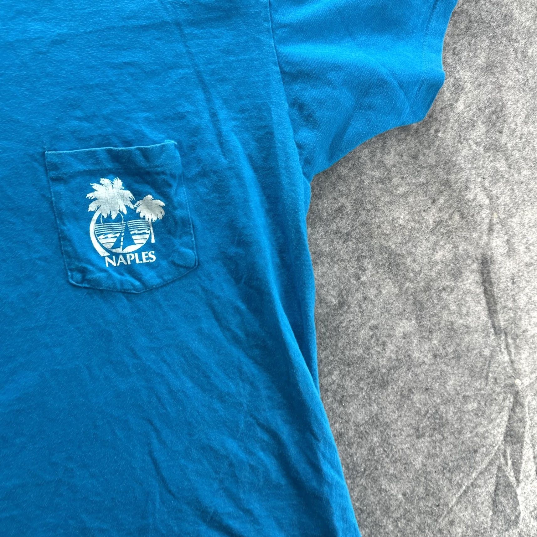 Hanes VINTAGE Naples Florida Shirt Mens XL Blue Pocket Palm Tree Graphic Tee 80s 90s Tan? Size US XL / EU 56 / 4 - 5 Thumbnail