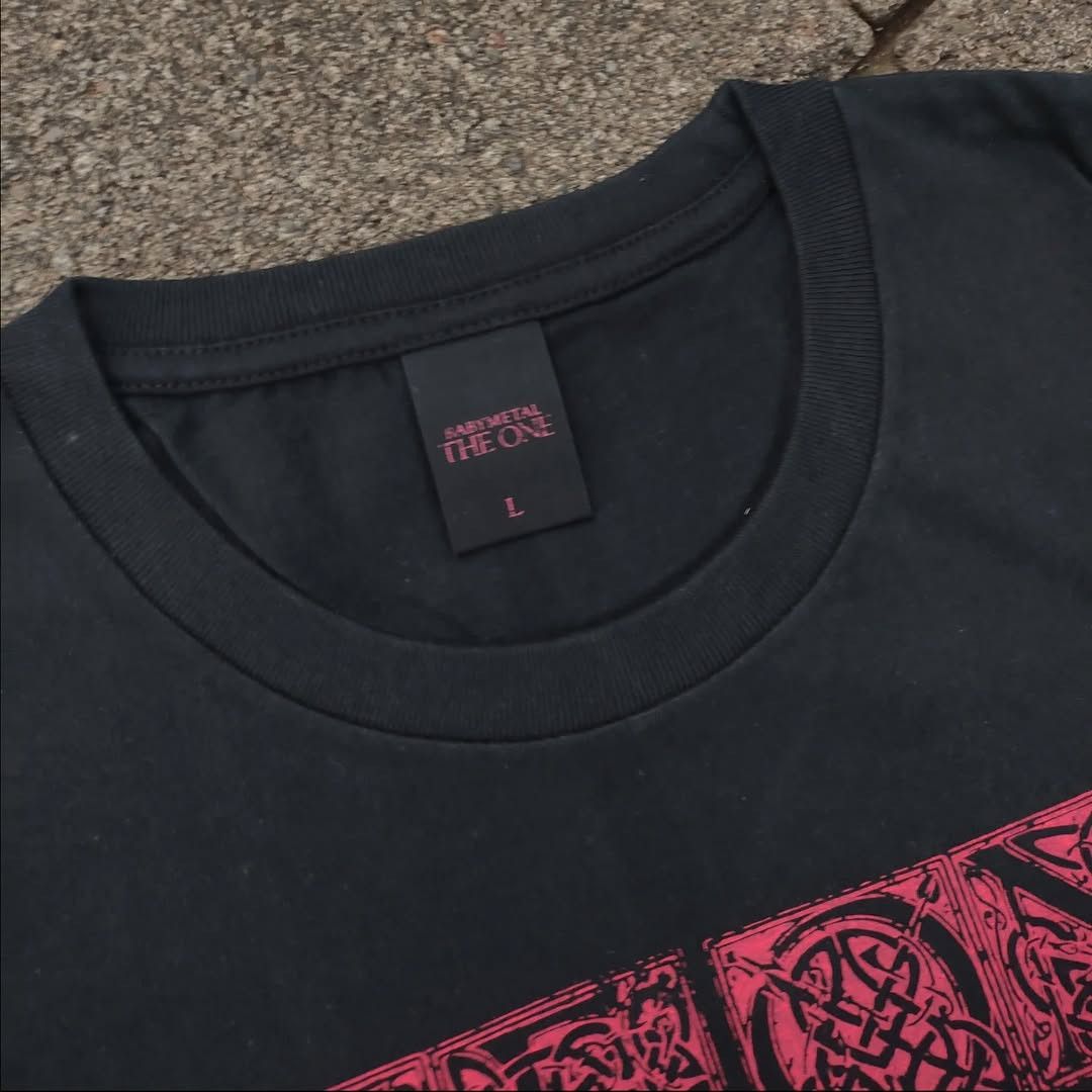 Band Tees BABYMETAL The One 2019 Brand New Tee Size US L / EU 52-54 / 3 - 5 Thumbnail