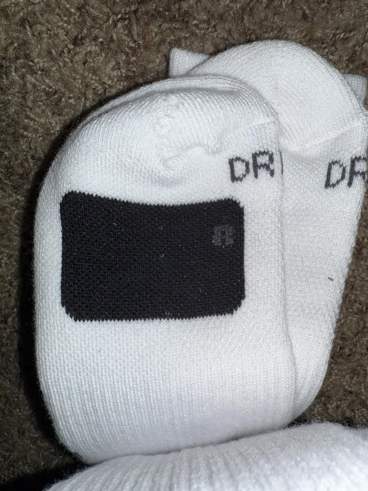 Nike Nike Men’s 3-pack Everyday Dri-FIT Basketball Crew Socks Sample Size ONE SIZE - 11 Thumbnail