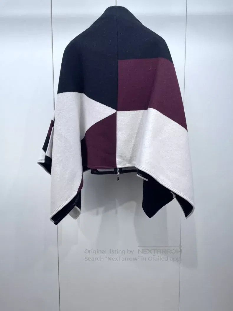 Louis Vuitton Louis Vuitton Color-block double-faced cashmere Cape Size XXS / US 00 / IT 34 - 2 Thumbnail