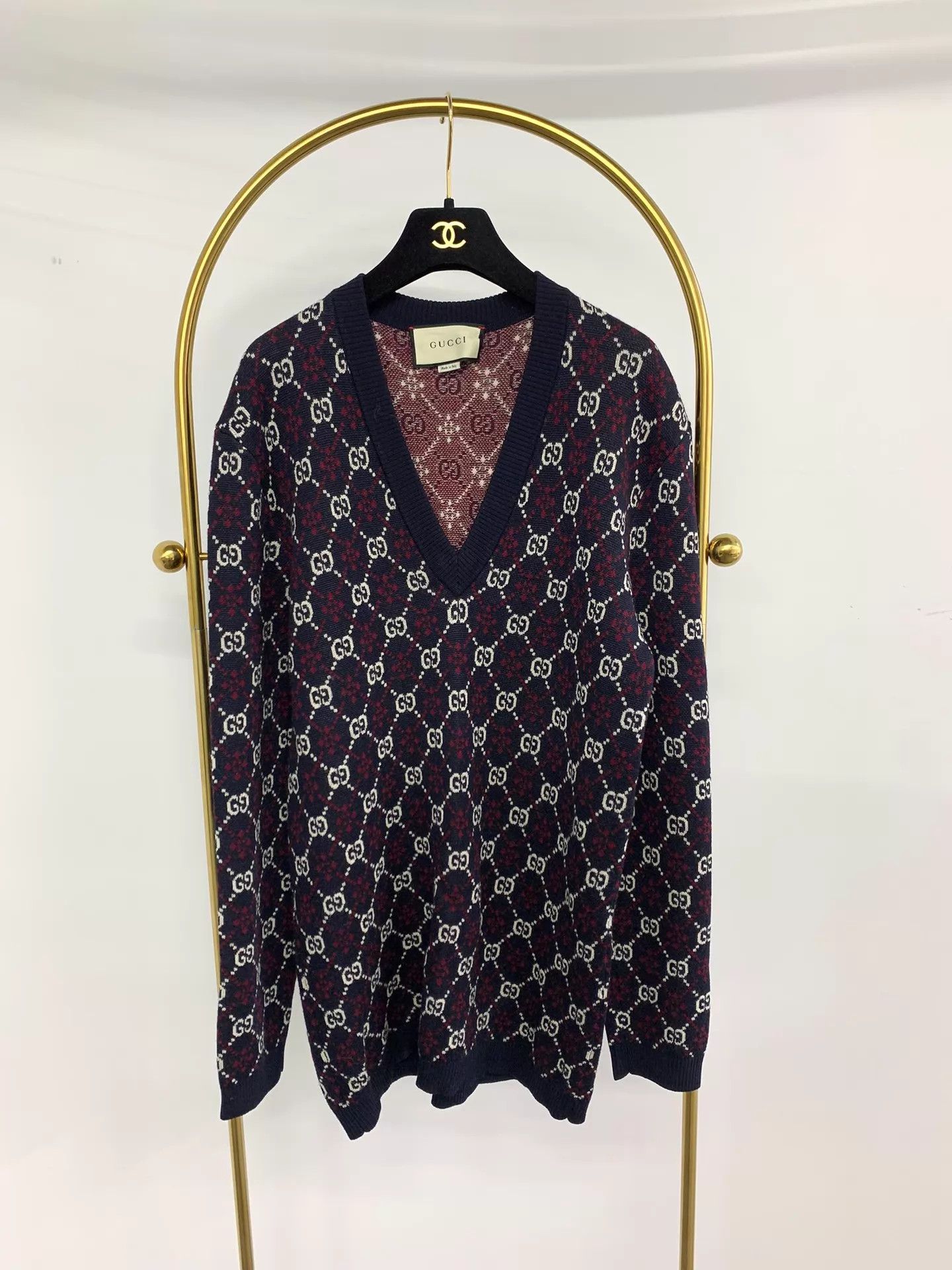 Gucci Gucci colorblocked GG full logo knit V-neck sweater S new Size S / US 4 / IT 40 - 1 Thumbnail