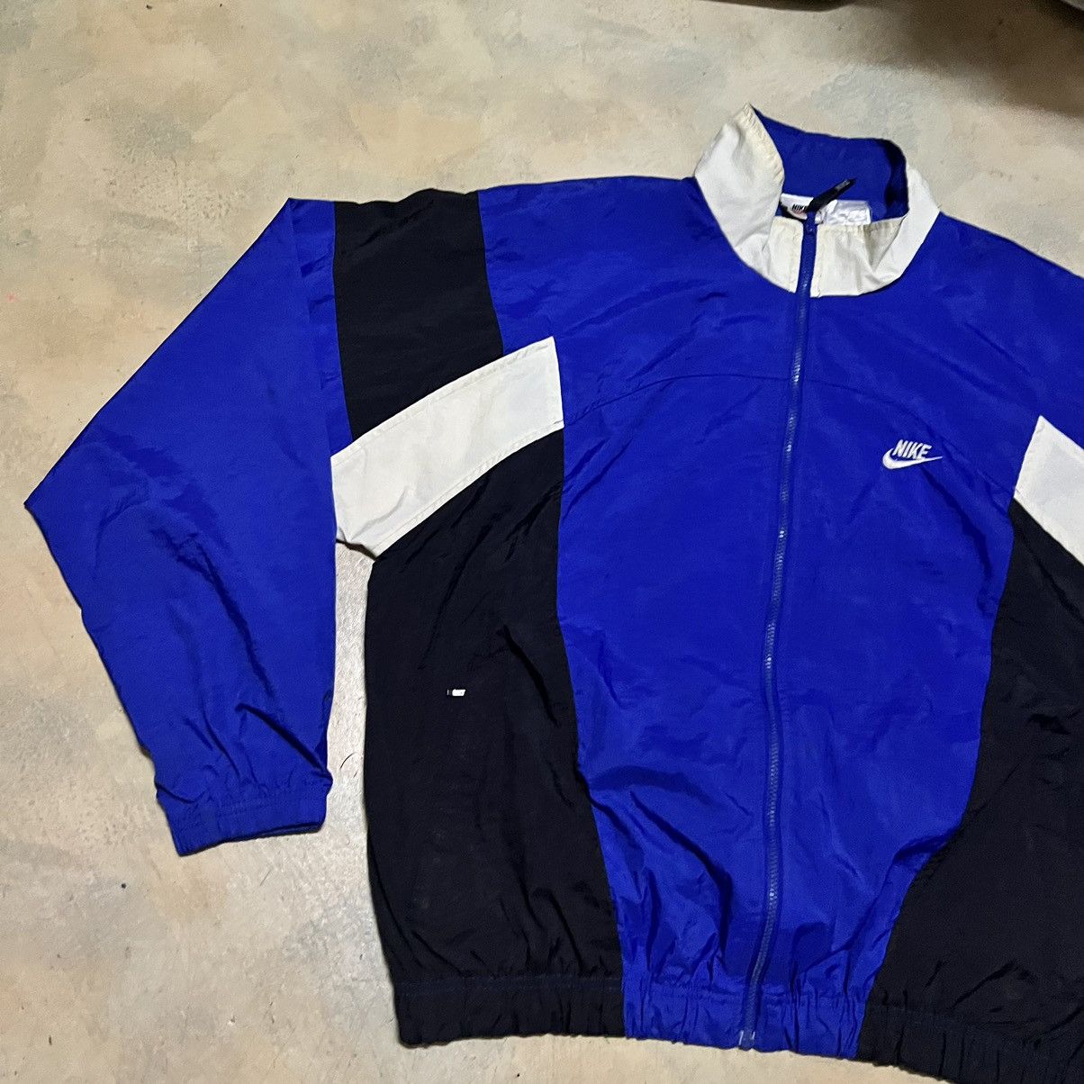Nike Vintage Nike Windbreaker Light Jacket Size US L / EU 52-54 / 3 - 4 Thumbnail