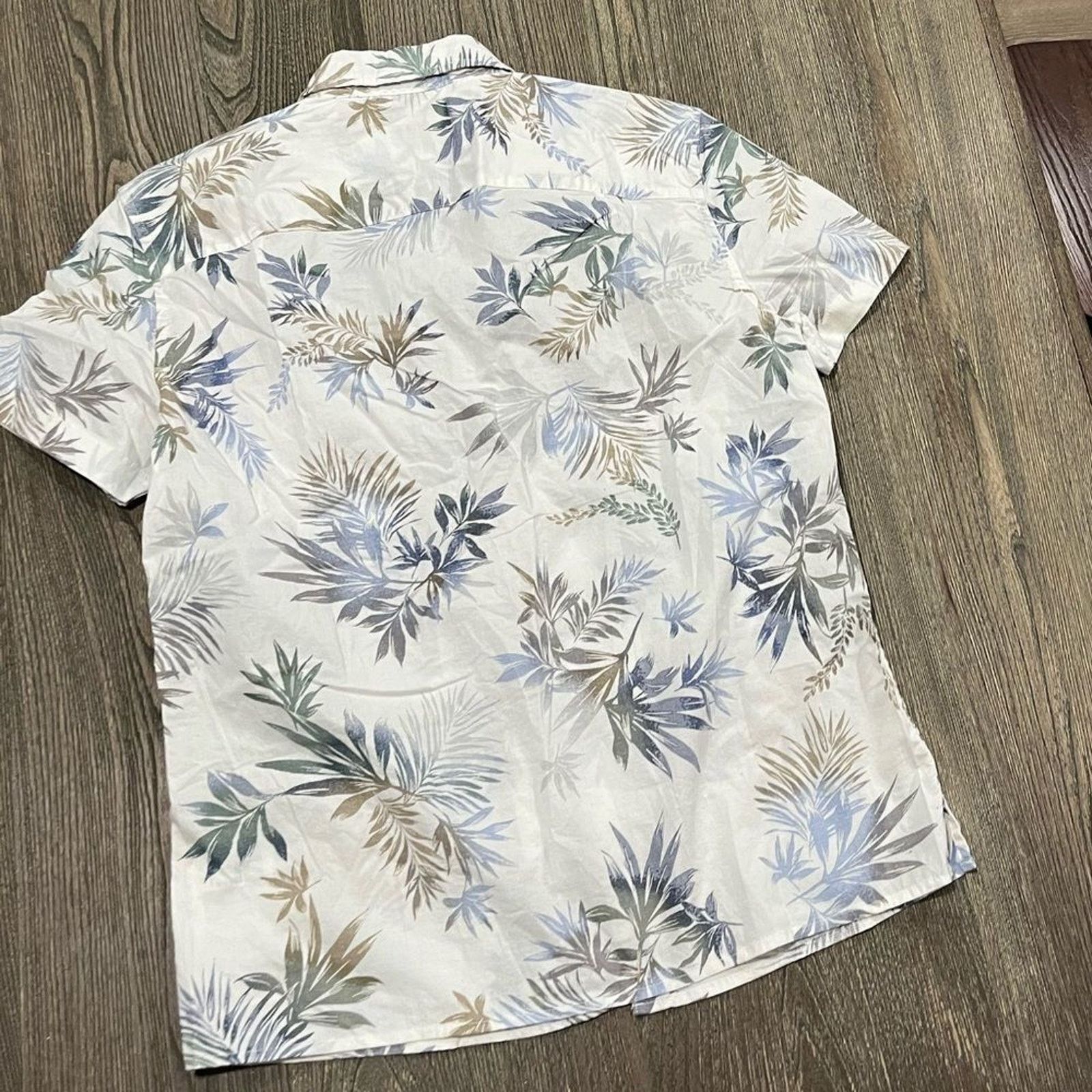 American Eagle Outfitters American Eagle Button Up Shirt Short Sleeves Flex Fit S NWT Size US S / EU 44-46 / 1 - 5 Thumbnail
