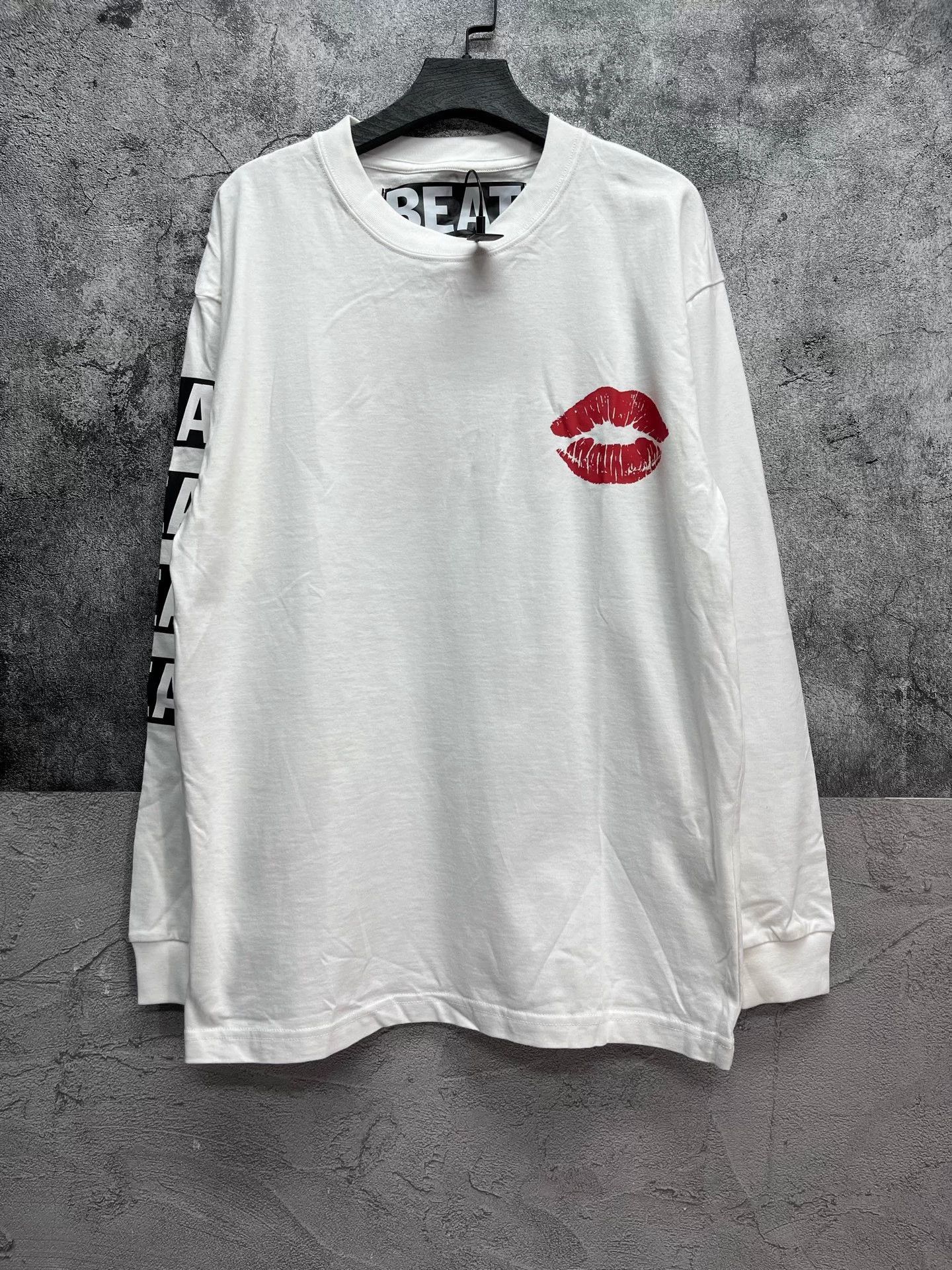 Other BEAT by Kazuki Kuraishi red lip long sleeve top M Size US M / EU 48-50 / 2 - 1 Thumbnail