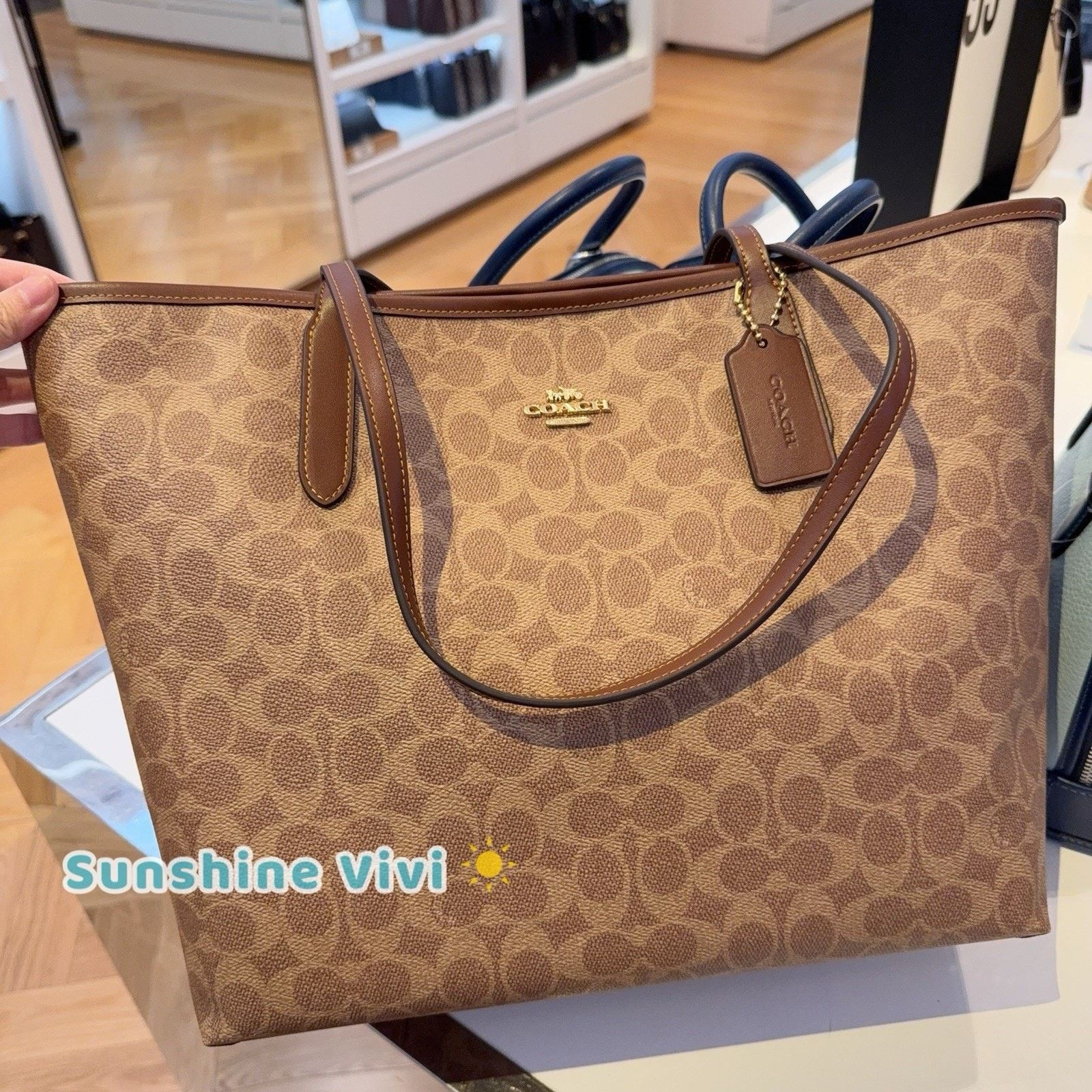Coach NWT COACH City Tote In Signature Canvas Gold/Tan/Brown CV976 Size ONE SIZE - 1 Thumbnail